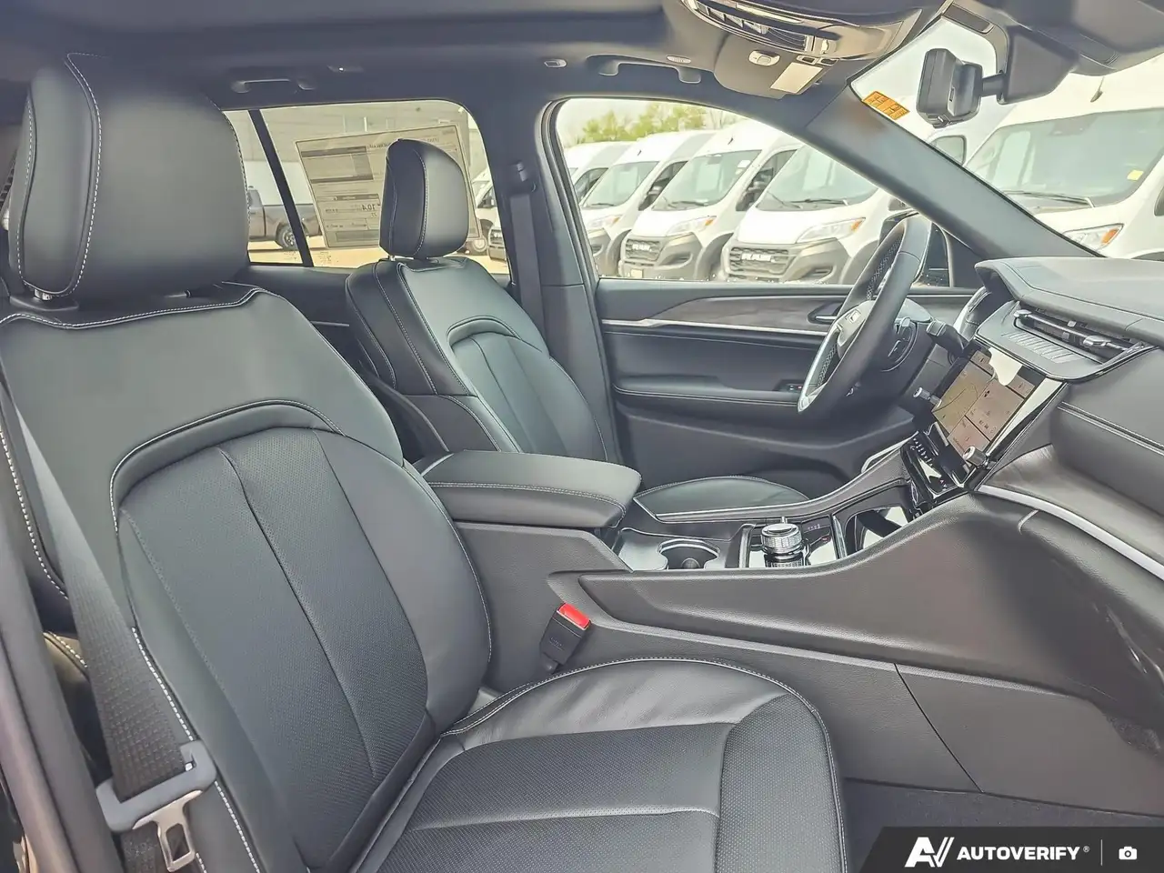 Jeep Grand Cherokee photo Jeep Grand Cherokee