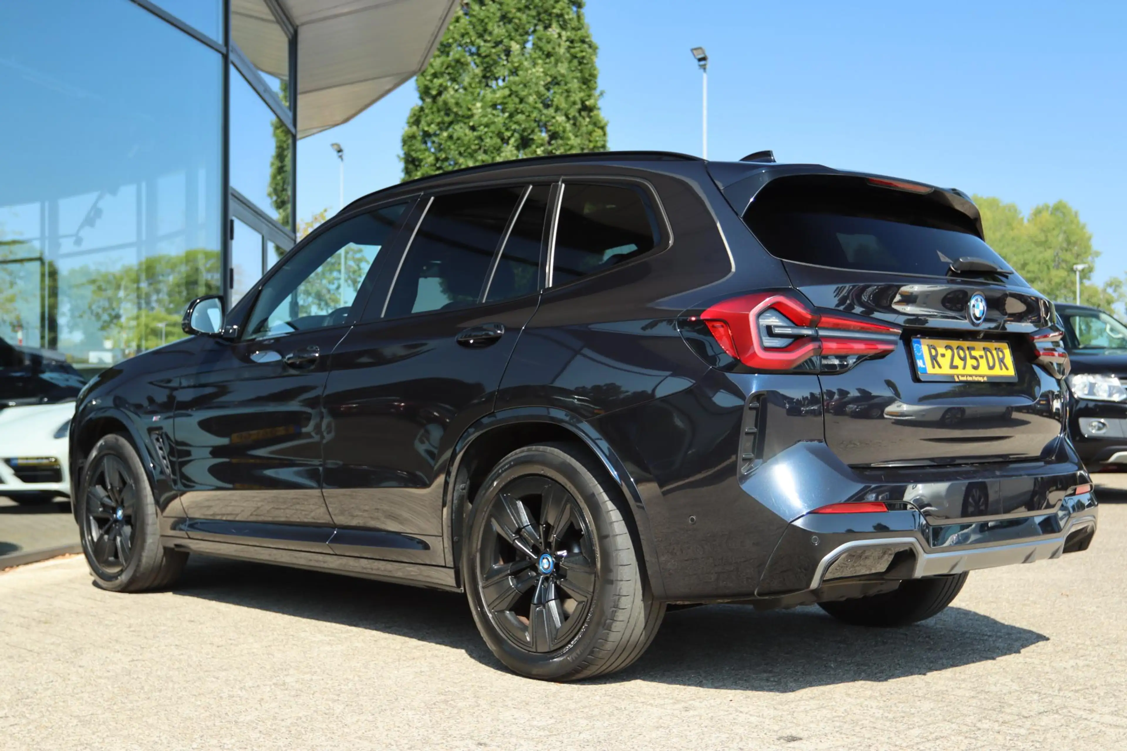 BMW iX3 EXECUTIVE M-SPORT 80 KWH SOH 100% | SHADOWLINE | P — photo 12