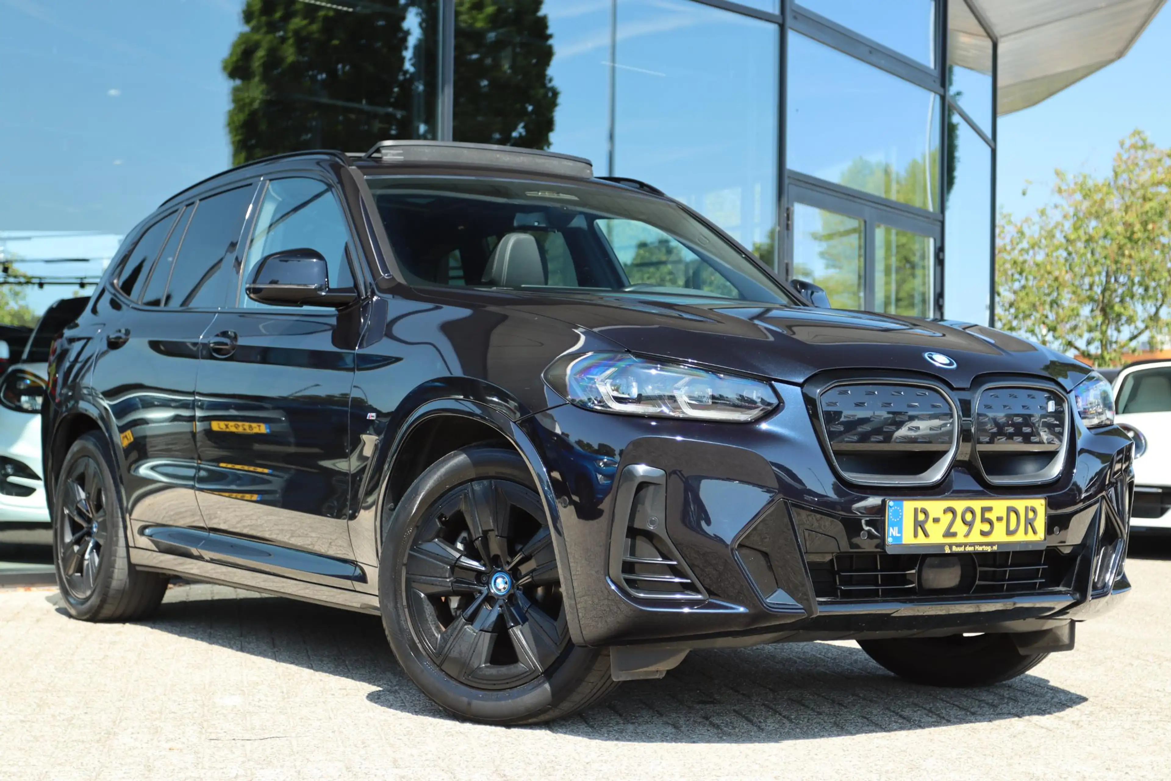 BMW iX3 EXECUTIVE M-SPORT 80 KWH SOH 100% | SHADOWLINE | P — photo 9