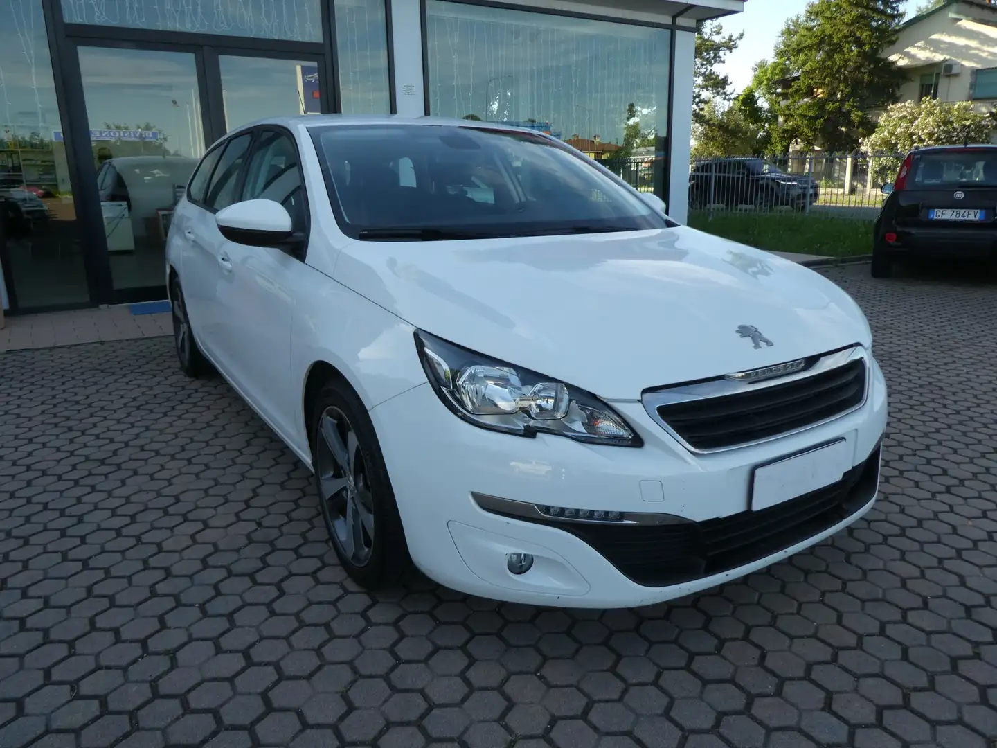 Peugeot 308 BlueHDi 100 S&S SW Business Weiß - 2