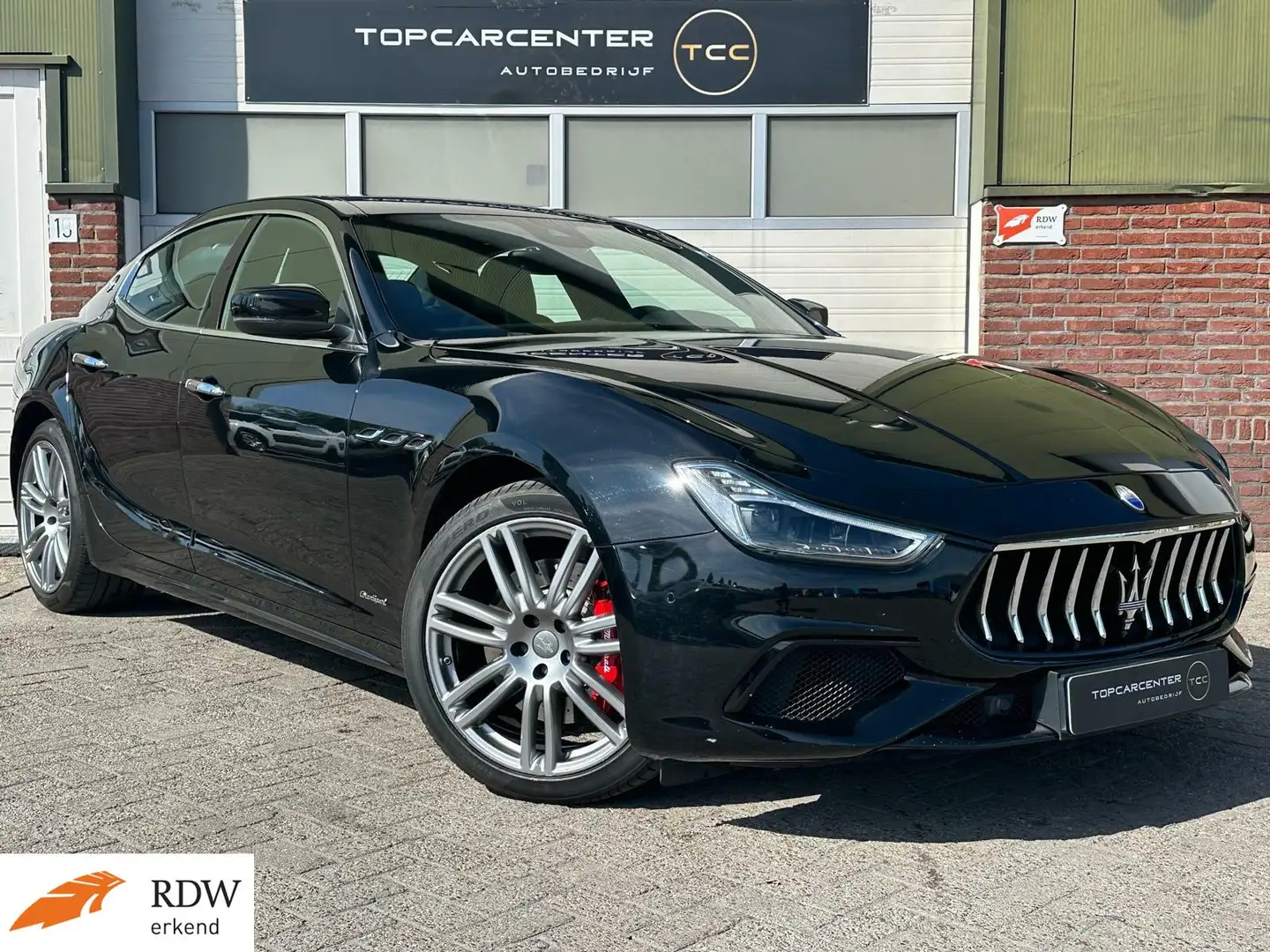 Maserati Ghibli 3.0 V6 D GranLusso/LUCHTV/PARKS/NAVI/APK Schwarz - 1