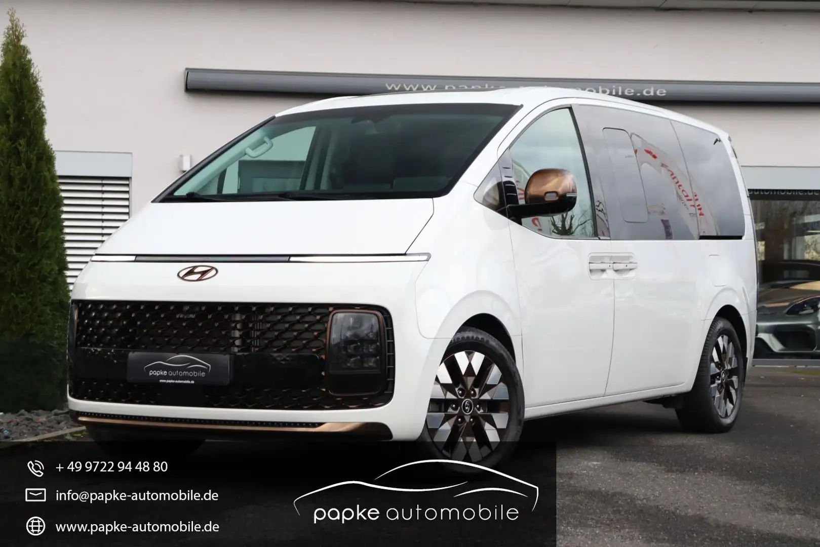 Hyundai STARIA 2.2 CRDi Signature 4WD +7-SITZER+PANO+360°+ Bianco - 1