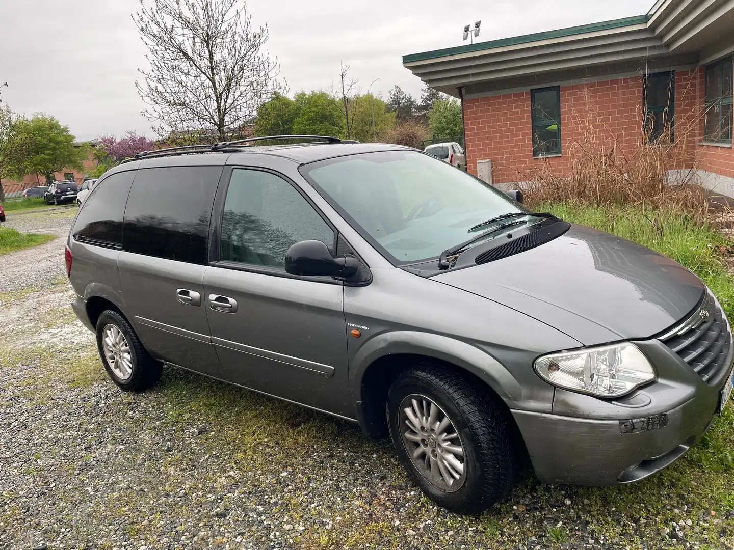 Chrysler Voyager Voyager IV 20042.8 crd SE Gris - 1