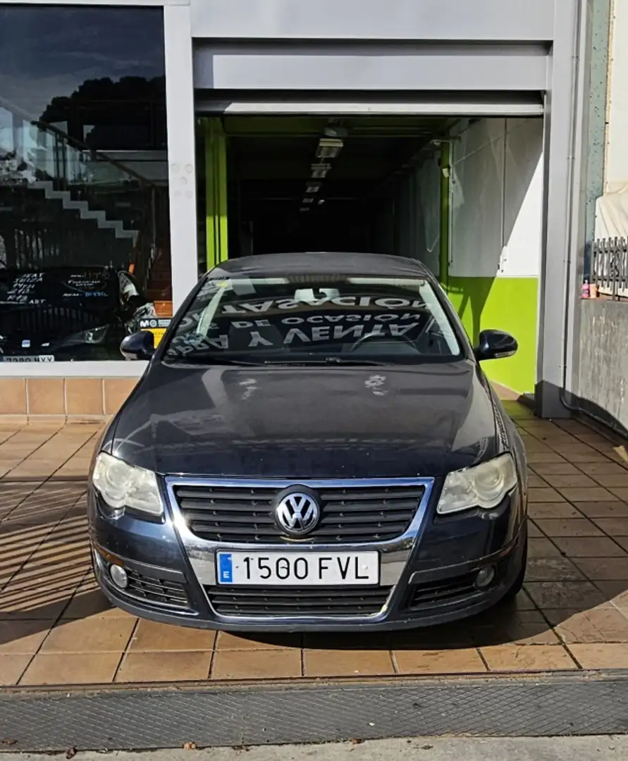 Volkswagen Passat 2.0TDI Advance BMT Modrá - 2