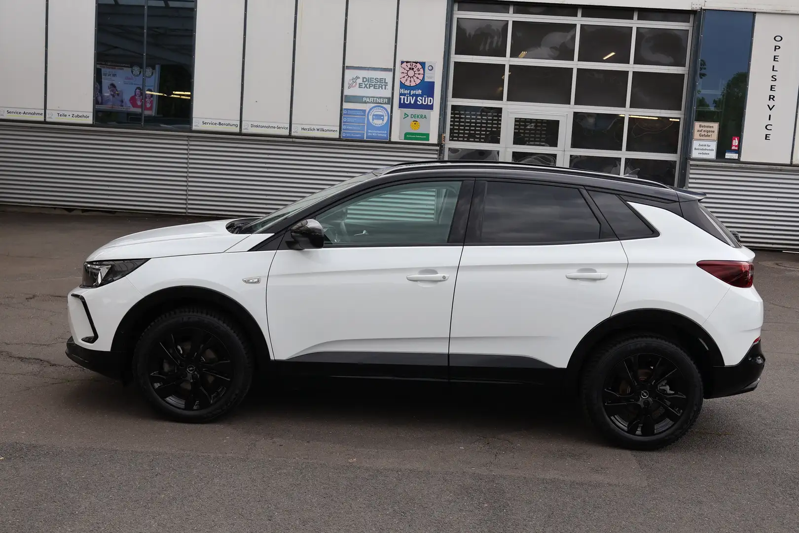 Opel Grandland 1.2 Turbo AT8 GS+Sitzheiz+R-Kamera+ Weiß - 2