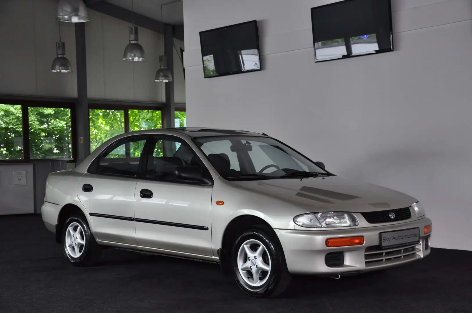Mazda 323 S ! Erst 084.808 km ! H-zulassung (Oldtimer) ! Zlatna - 1