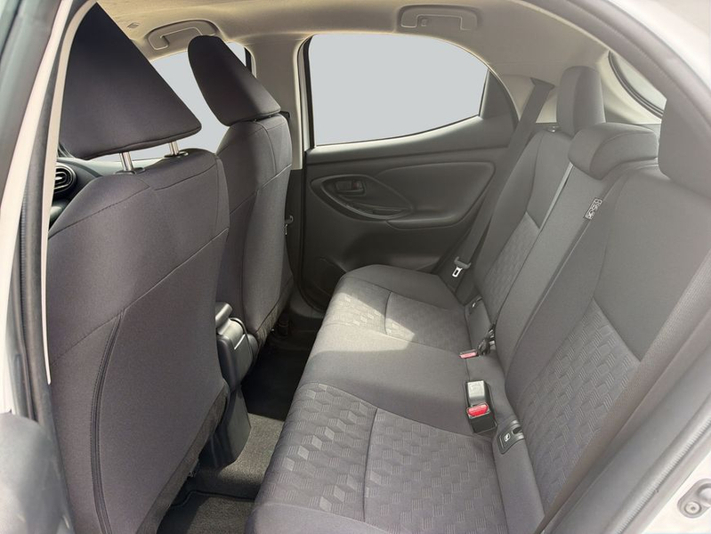 Toyota Yaris Hybrid 116 Business Edition — photo 11