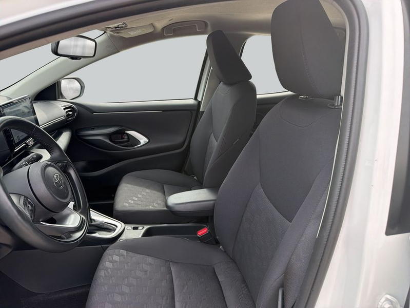 Toyota Yaris Hybrid 116 Business Edition — photo 10