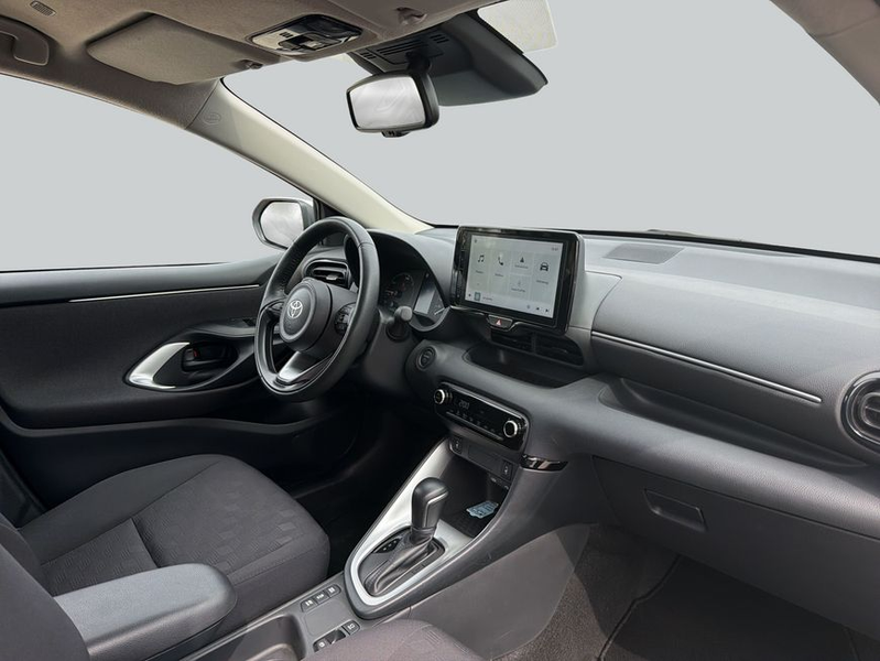 Toyota Yaris Hybrid 116 Business Edition — photo 15