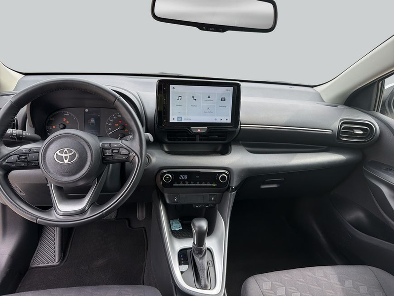 Toyota Yaris Hybrid 116 Business Edition — photo 13