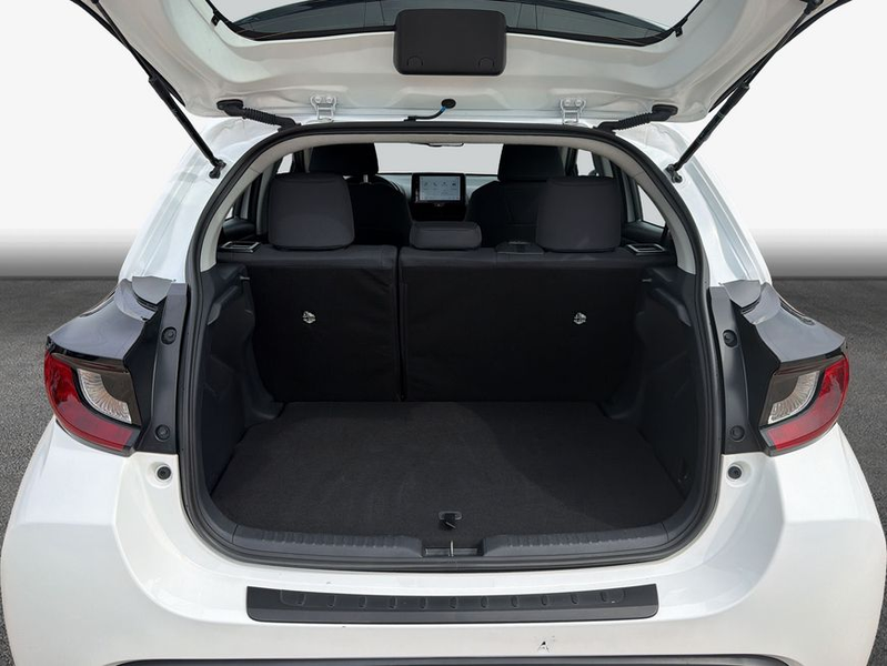 Toyota Yaris Hybrid 116 Business Edition — photo 8