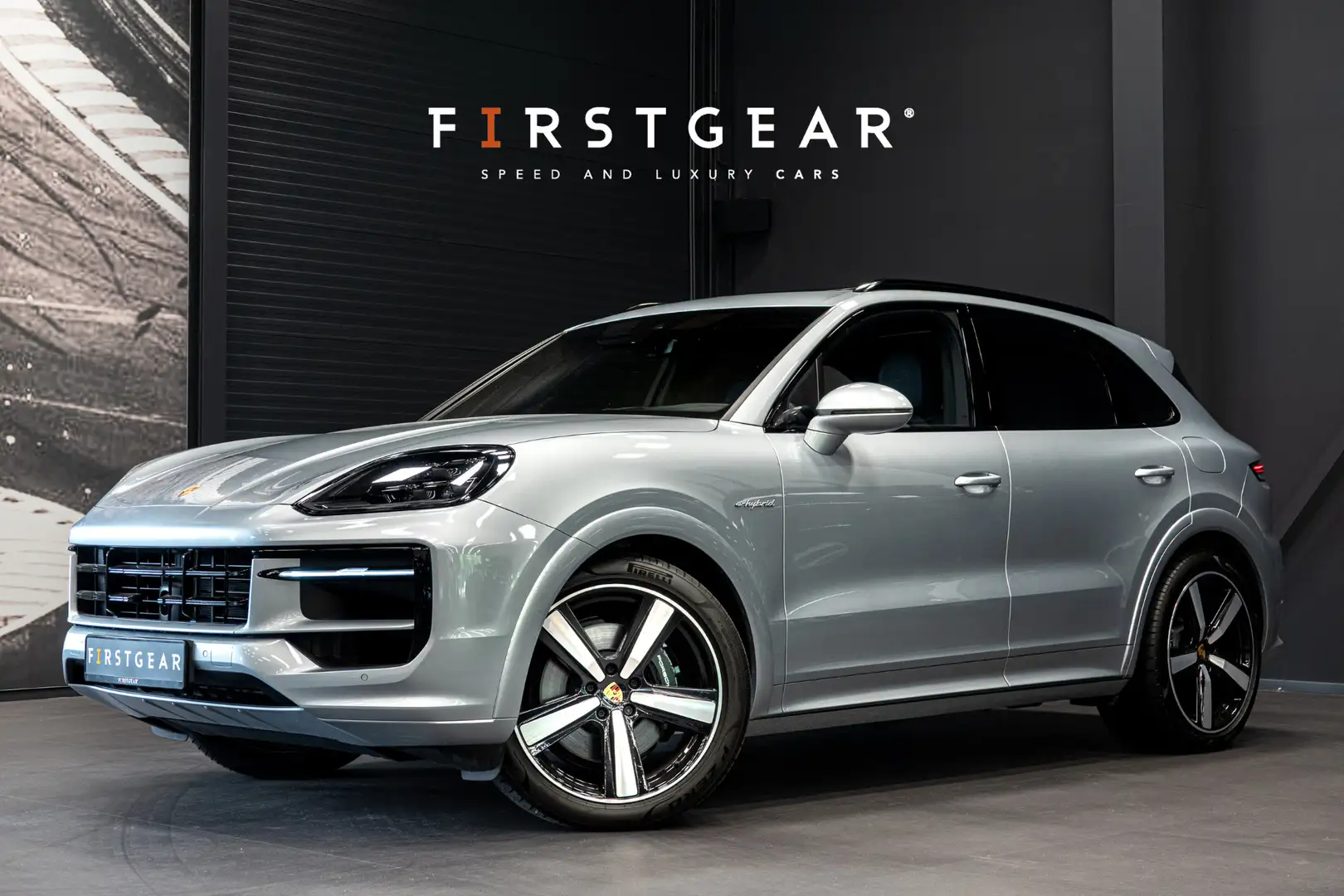 Porsche Cayenne 3.0 E-Hybrid *Burmester 3D / Achteras-besturing / Zilver - 1