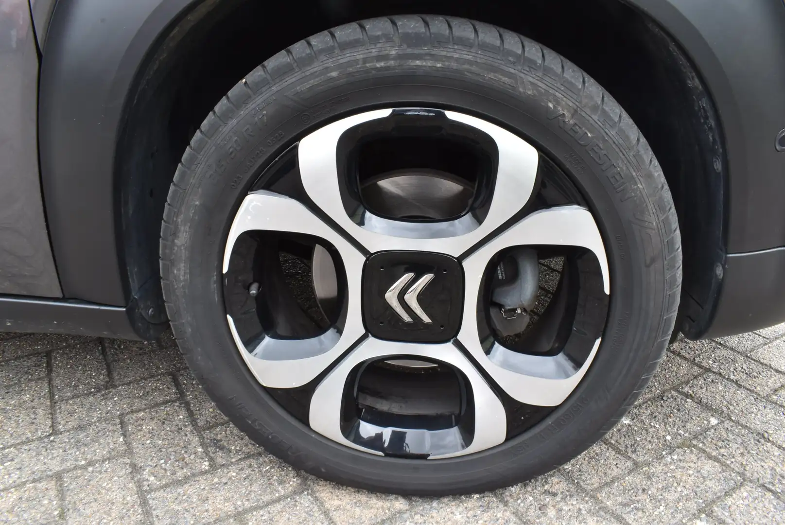 Citroen C3 Aircross 1.2i Shine Panoramique ***12M GARANTIE*** Gris - 2