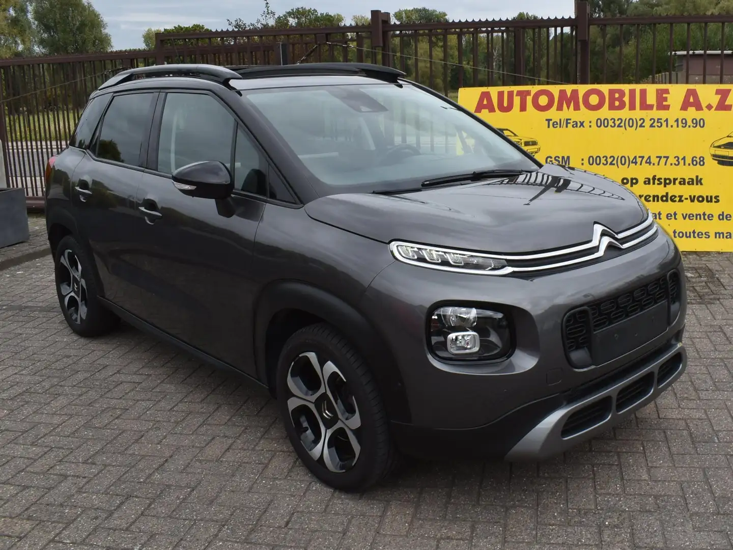 Citroen C3 Aircross 1.2i Shine Panoramique ***12M GARANTIE*** Gris - 1