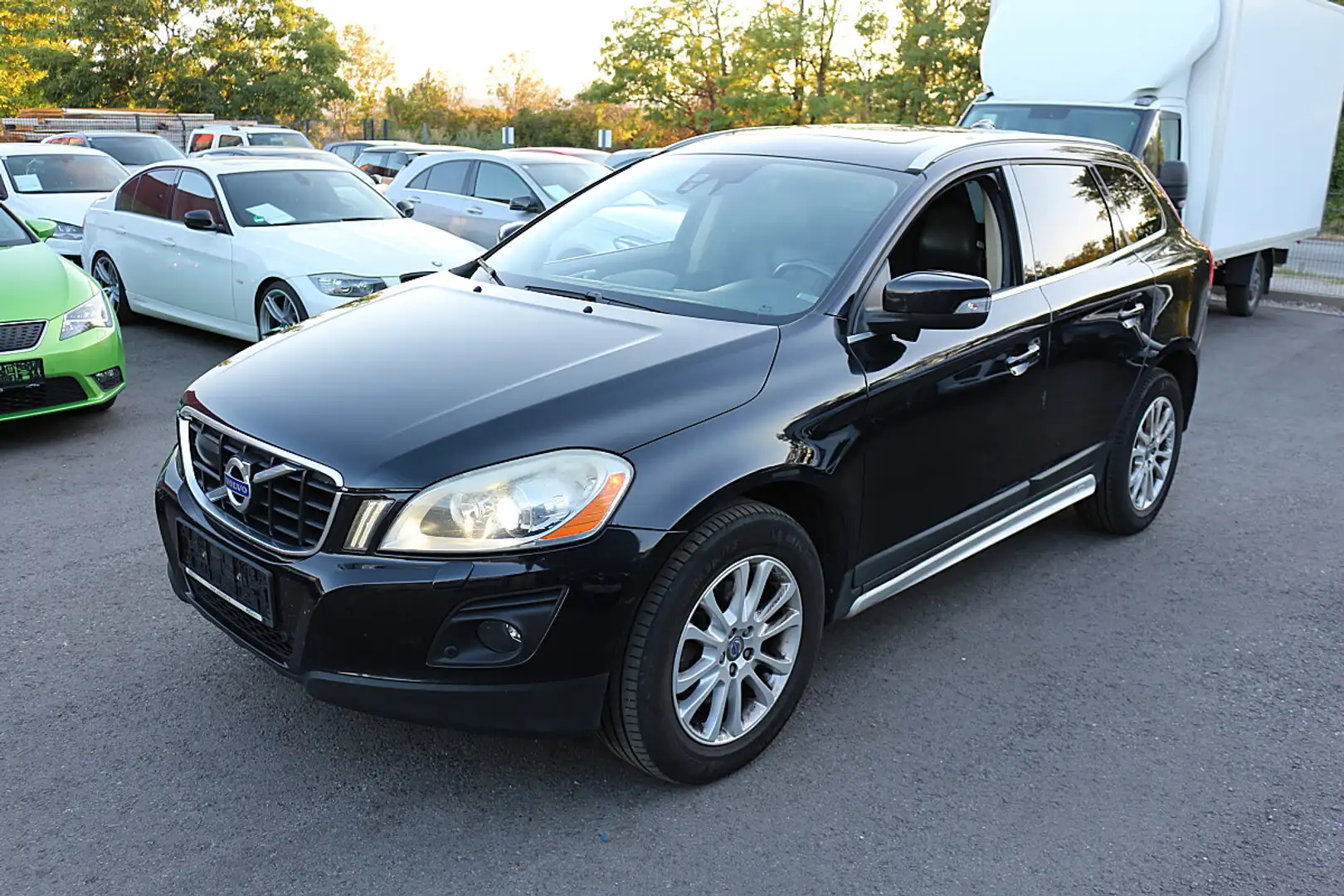 Volvo XC60 D5 AWD Summum Geartronic Schwarz - 1