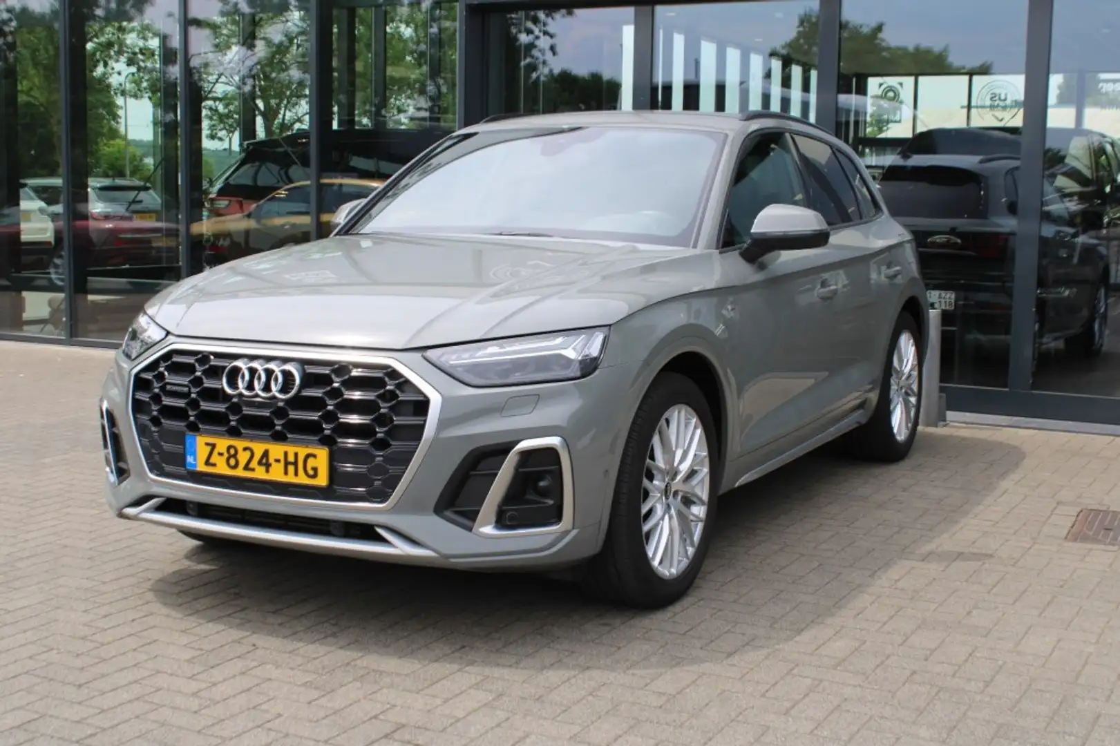 Audi Q5 50 TFSI E S EDITION, Digitaal dashbord, 360 Camera Grijs - 2