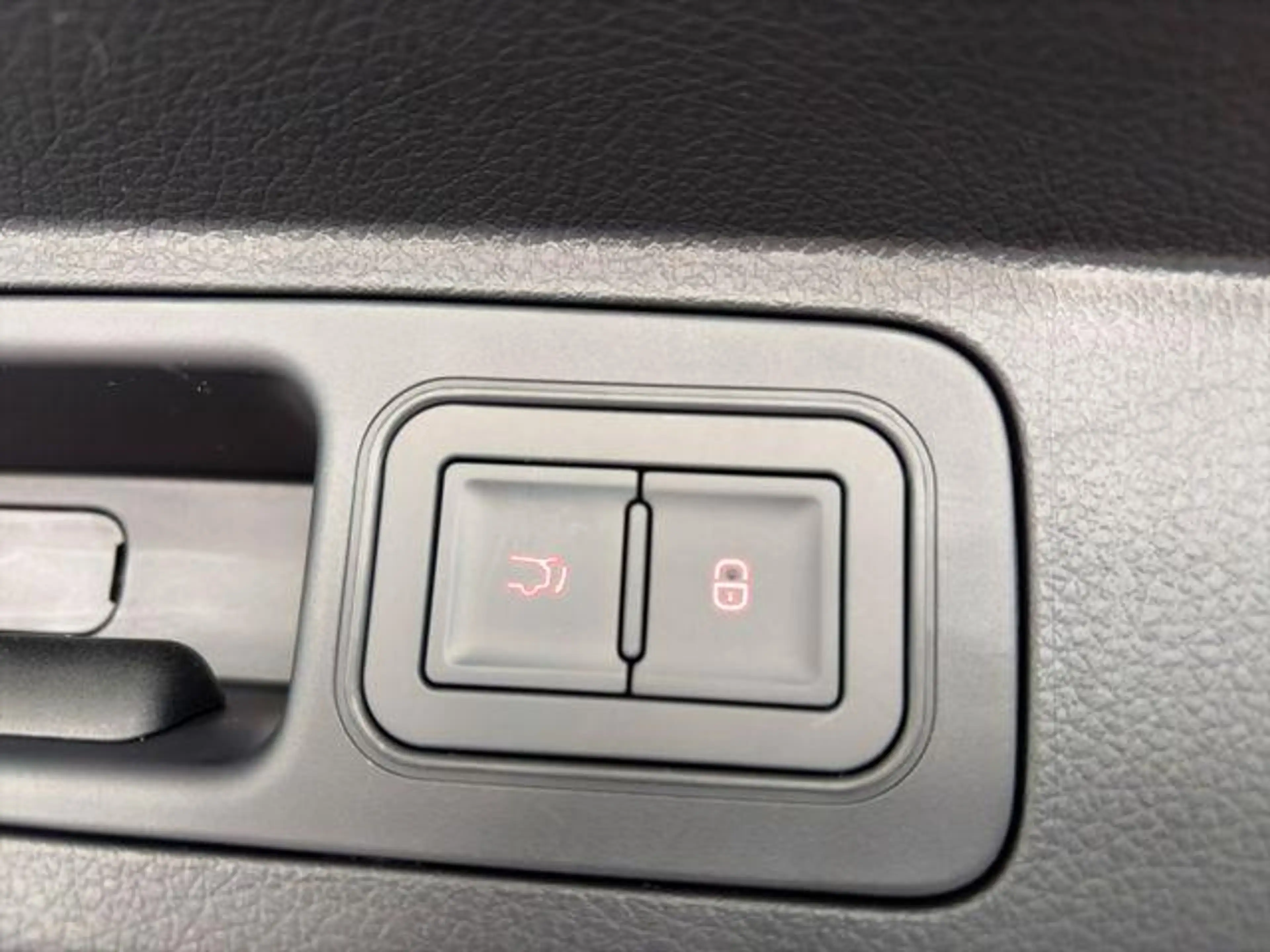 BYD Seal U DM-i Boost /360°/HUD/SHZ/PANO-DA/19Z/ 160 kW (2... — photo 12