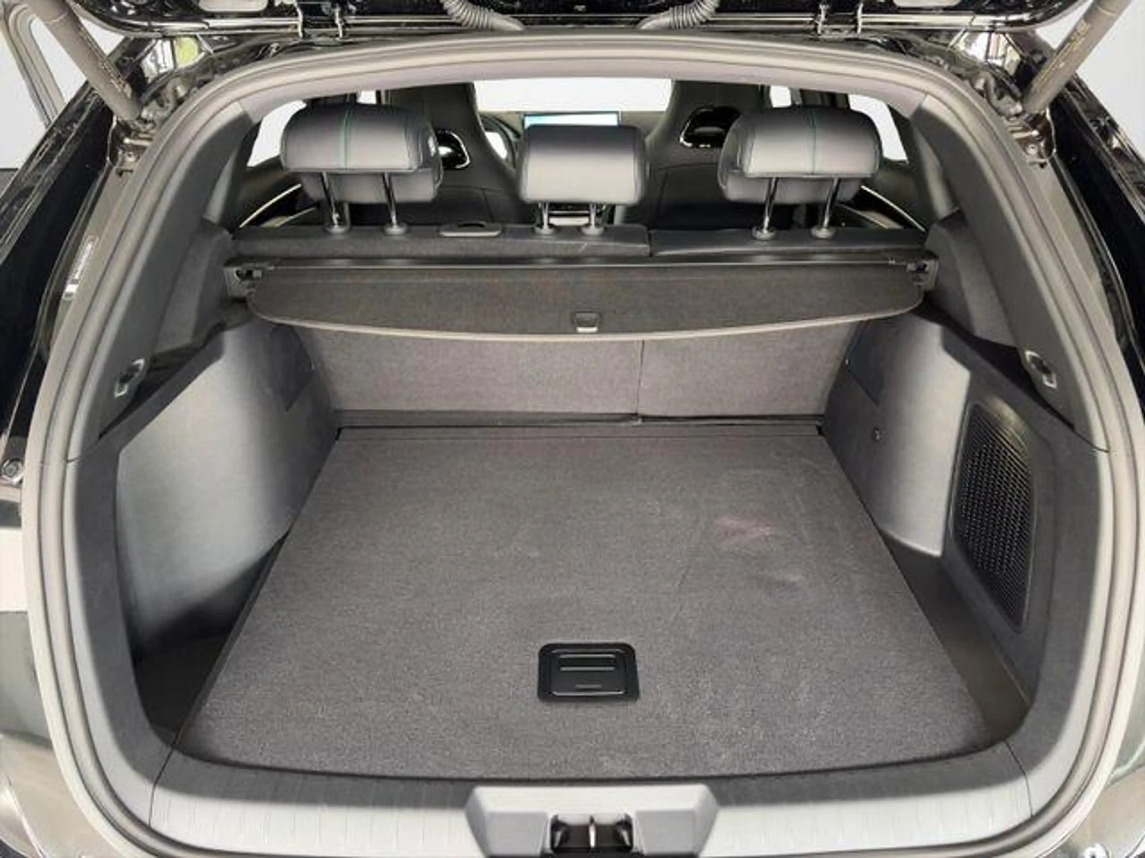 BYD Seal U DM-i Boost /360°/HUD/SHZ/PANO-DA/19Z/ 160 kW (2... — photo 11