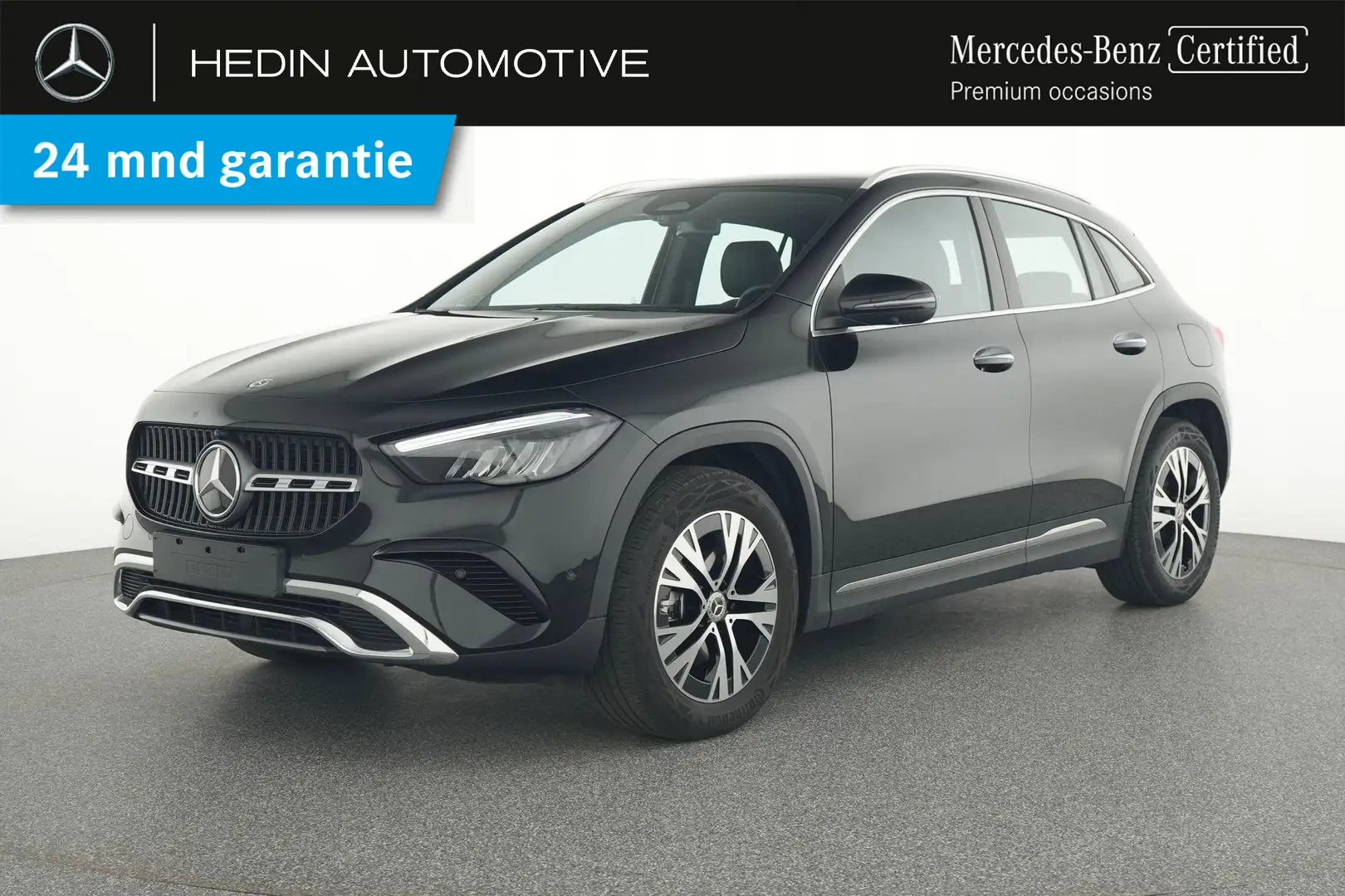 Mercedes-Benz GLA 180 Luxury Line | Panoramisch Dak | Verwarmde Zetels | Zwart - 1