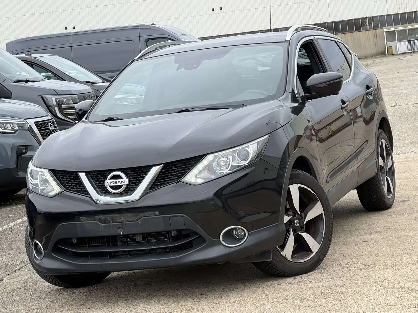 Nissan Qashqai 1.6 dCi/BOITE AUTO/FULLOPTIONS/1PROP CARNET Noir - 1
