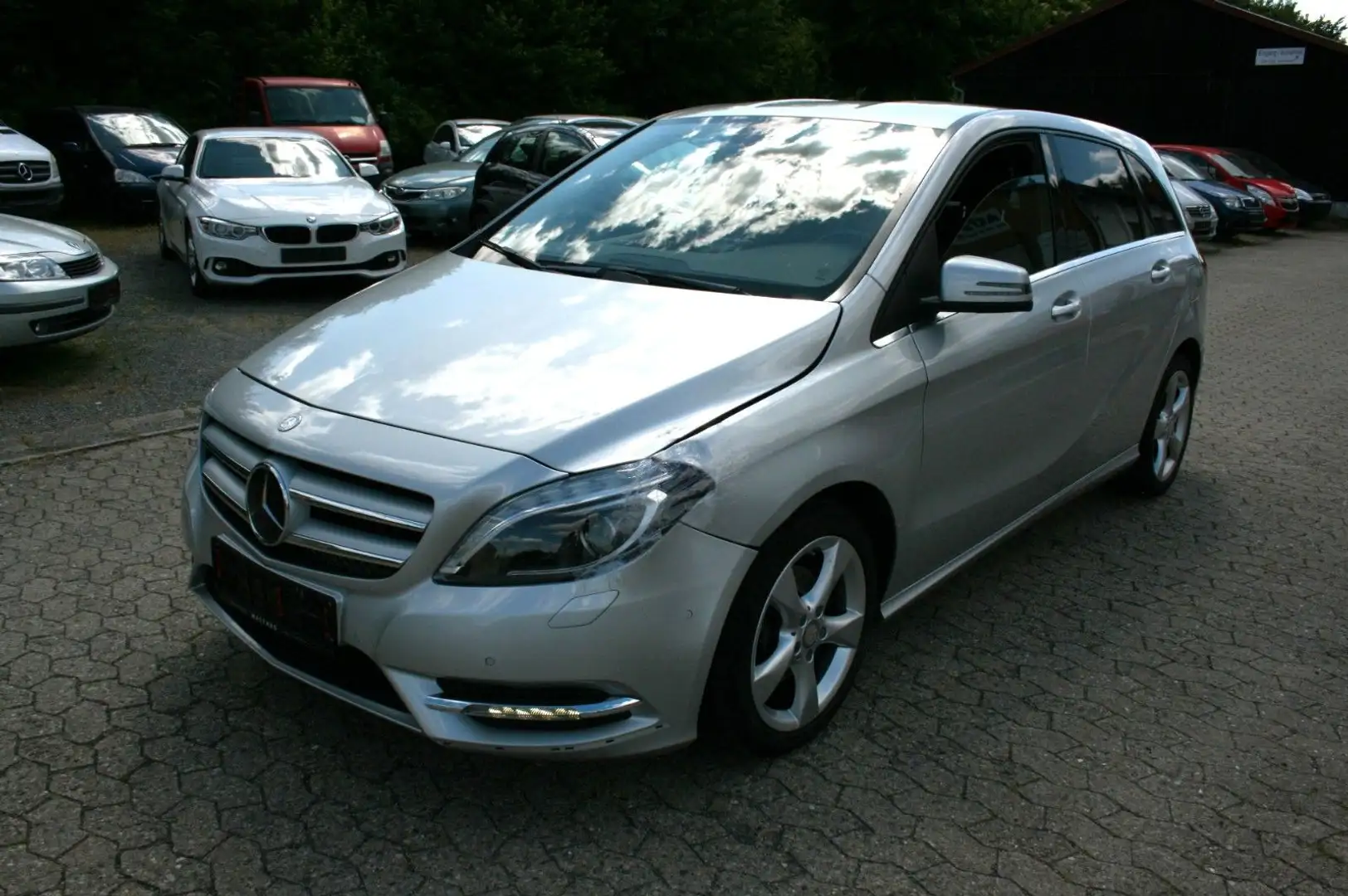 Mercedes-Benz B 180 CDI Automatik "Xenon + Navi" Argent - 2