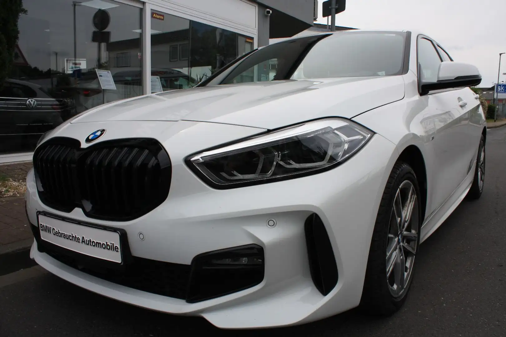 BMW 118 Baureihe 1 Lim. 118 i M Sport "klasse Optik! Weiß - 2