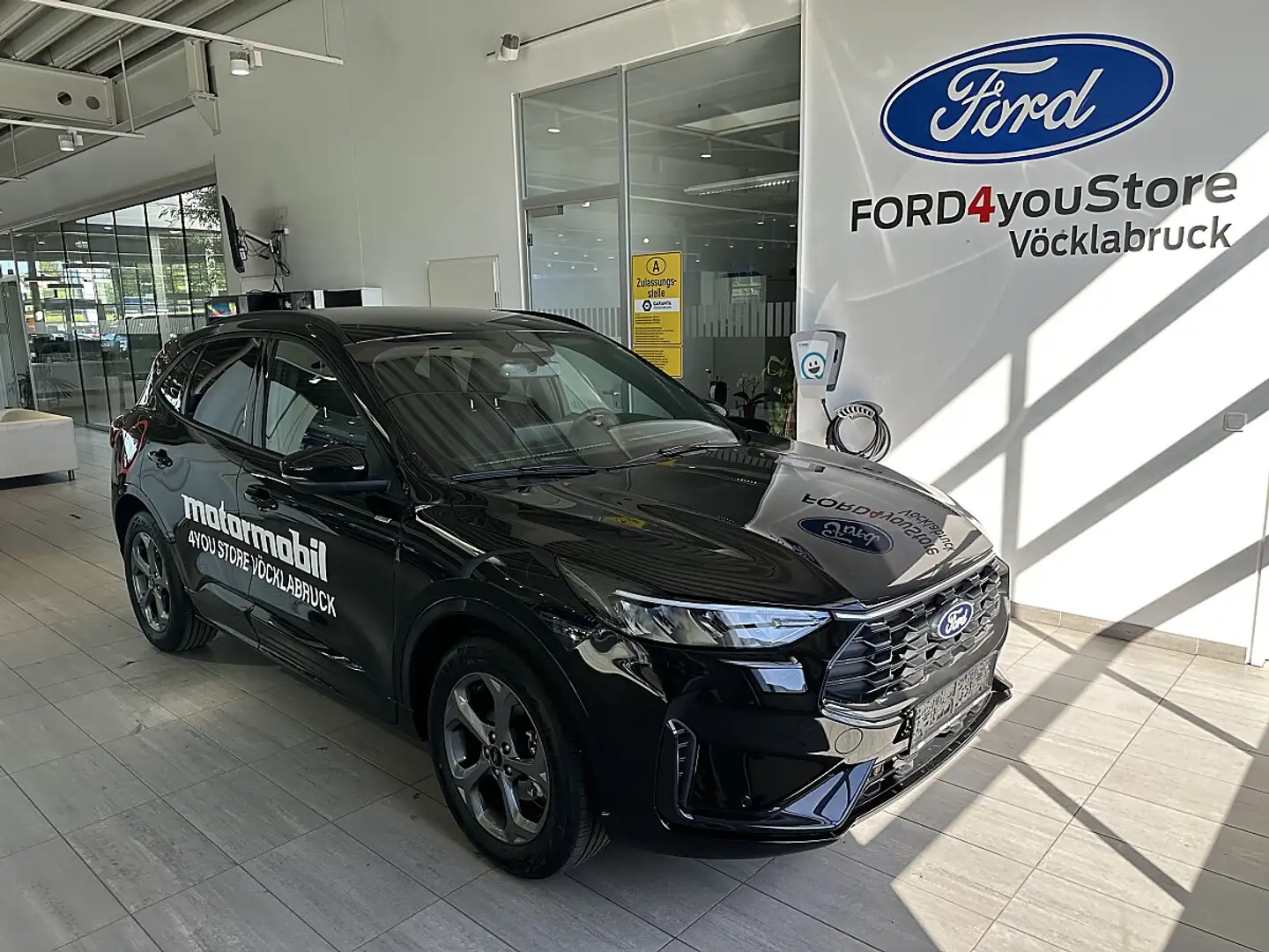 Ford Kuga 2,5 Duratec FHEV ST-Line Aut. Schwarz - 1