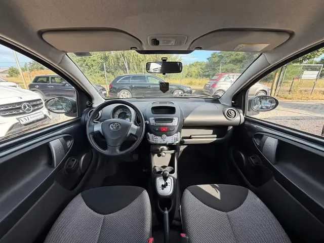 Toyota Aygo view 8