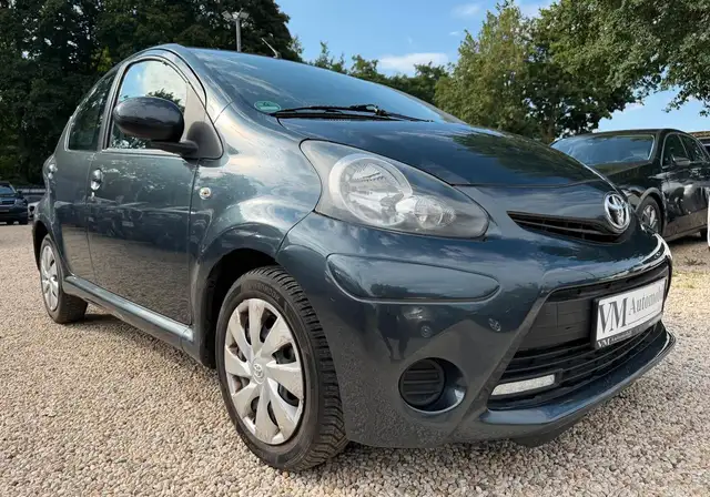 Toyota Aygo view 3