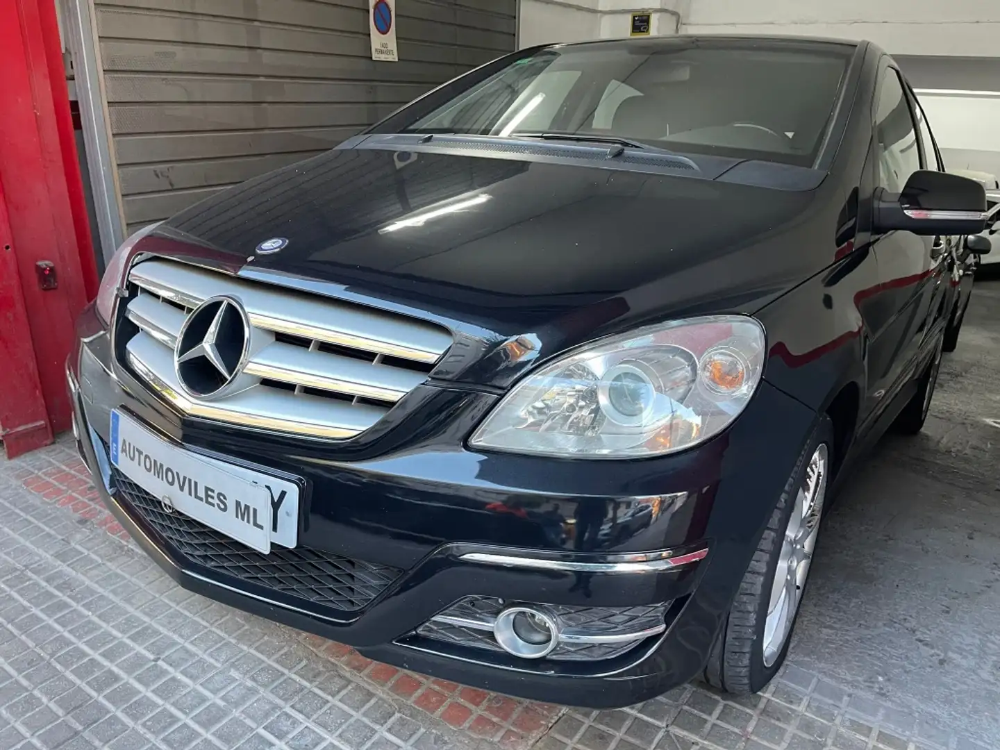 Mercedes-Benz B 180 180CDI Autotronic (9.75) Noir - 1