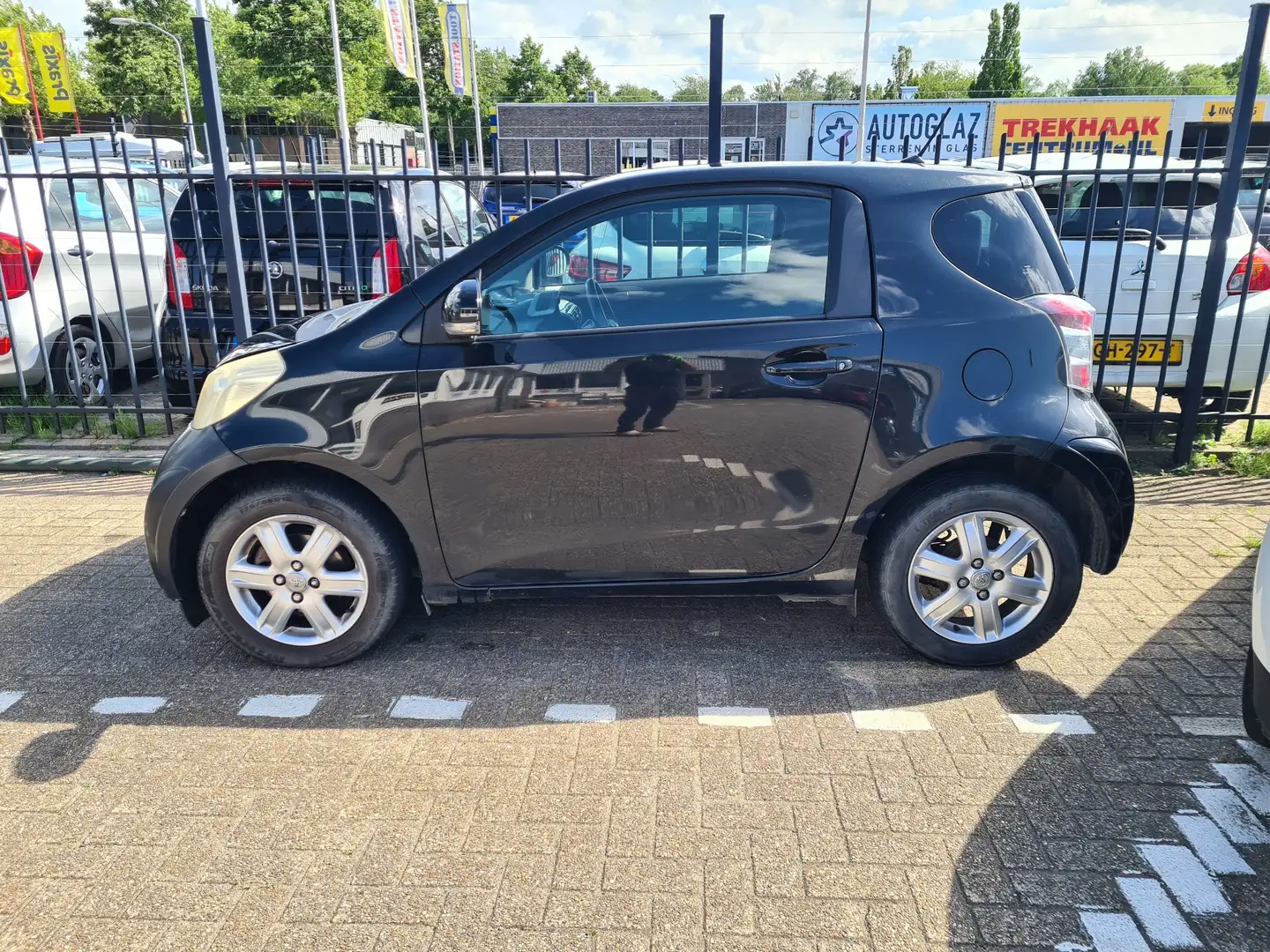 Toyota iQ 1.0 VVTi Comfort Černá - 1