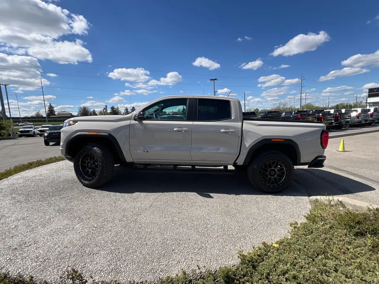 GMC Canyon снимка GMC Canyon