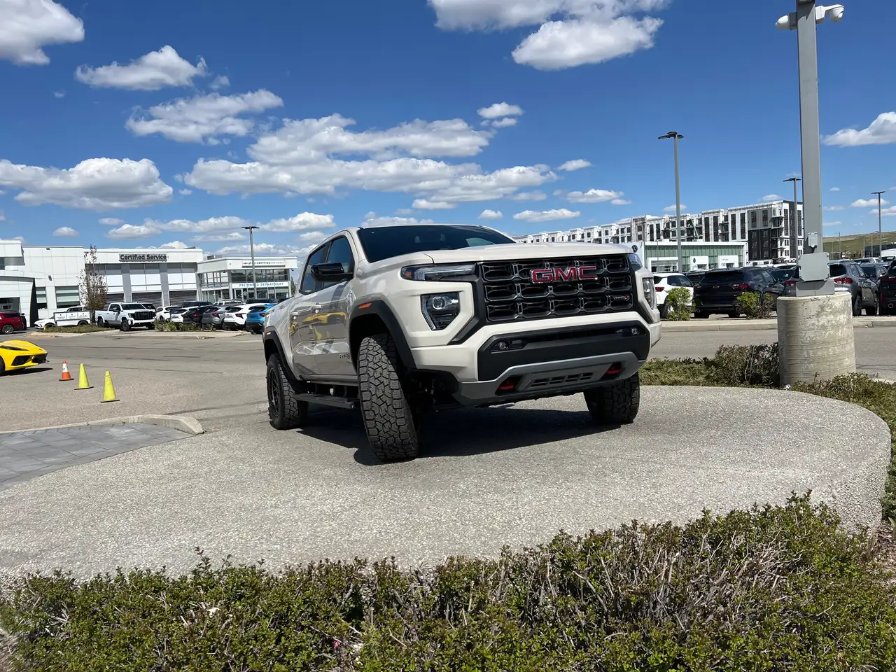 GMC Canyon снимка GMC Canyon