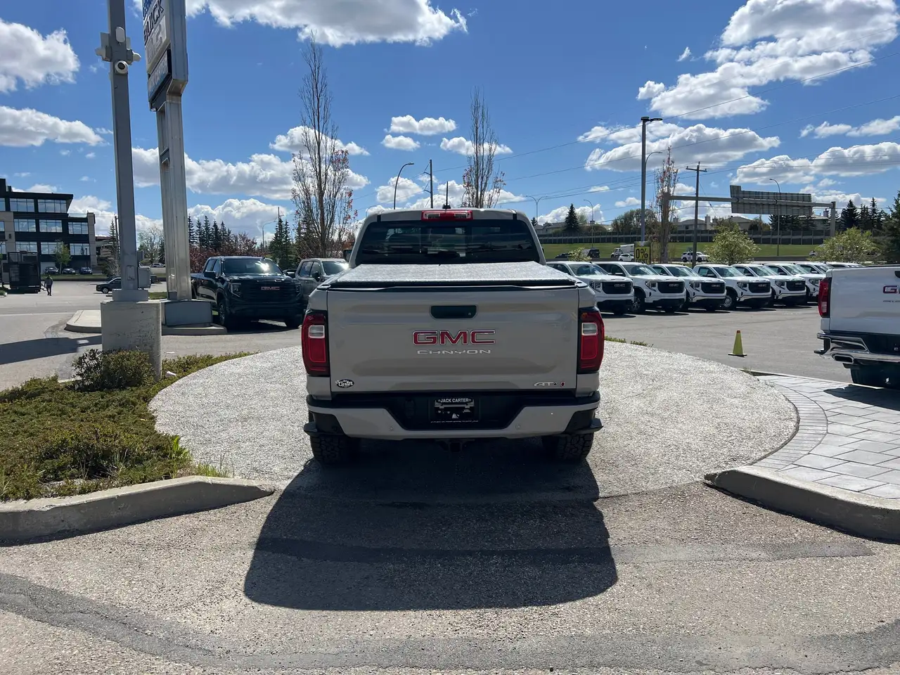 GMC Canyon снимка GMC Canyon