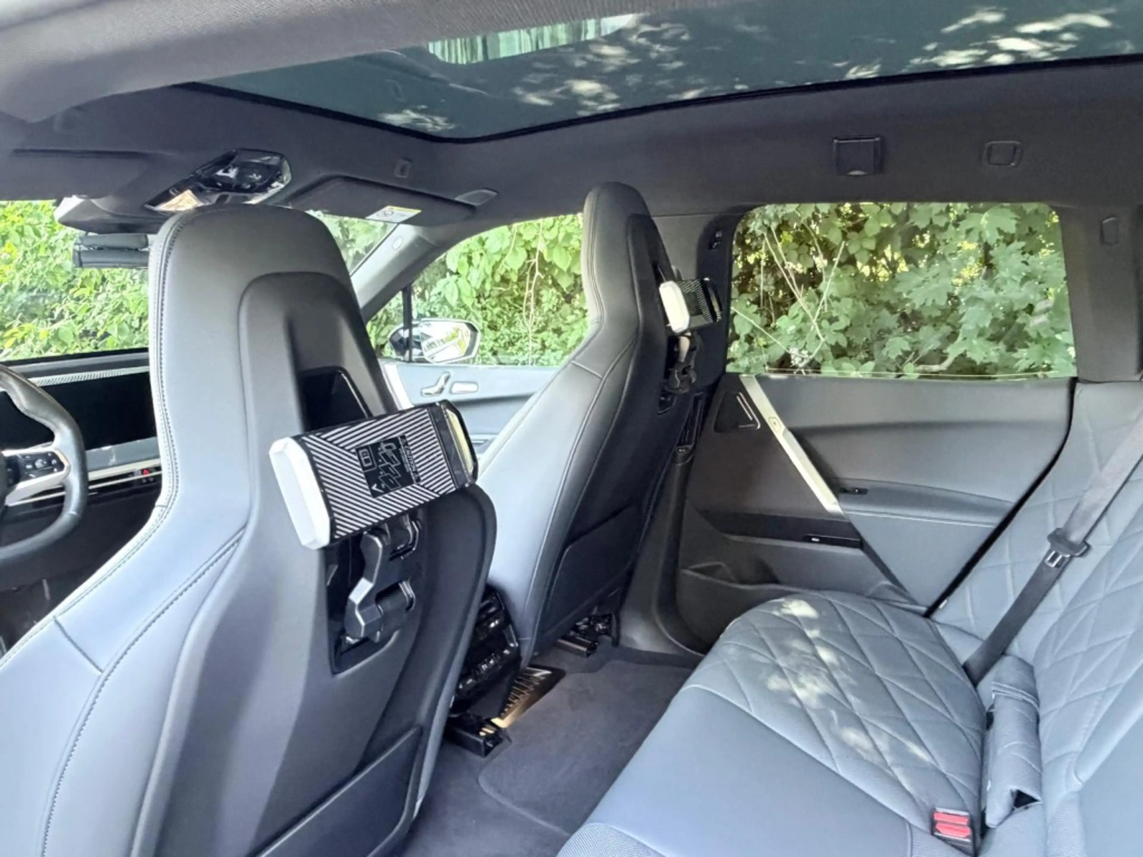 BMW iX M60 B&W Soft Close AHK Aktivlenk Pano Repair — photo 10