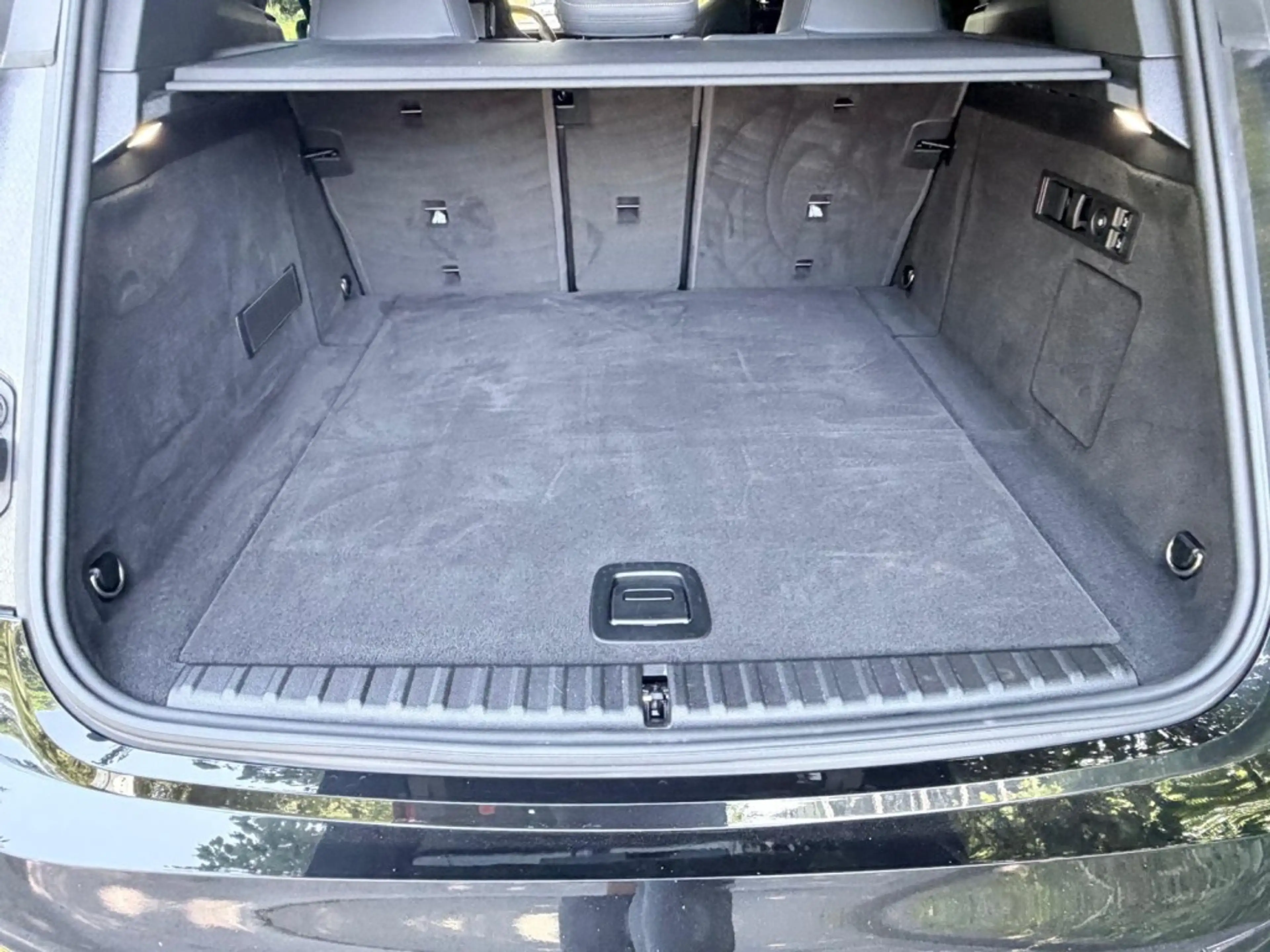 BMW iX M60 B&W Soft Close AHK Aktivlenk Pano Repair — photo 11