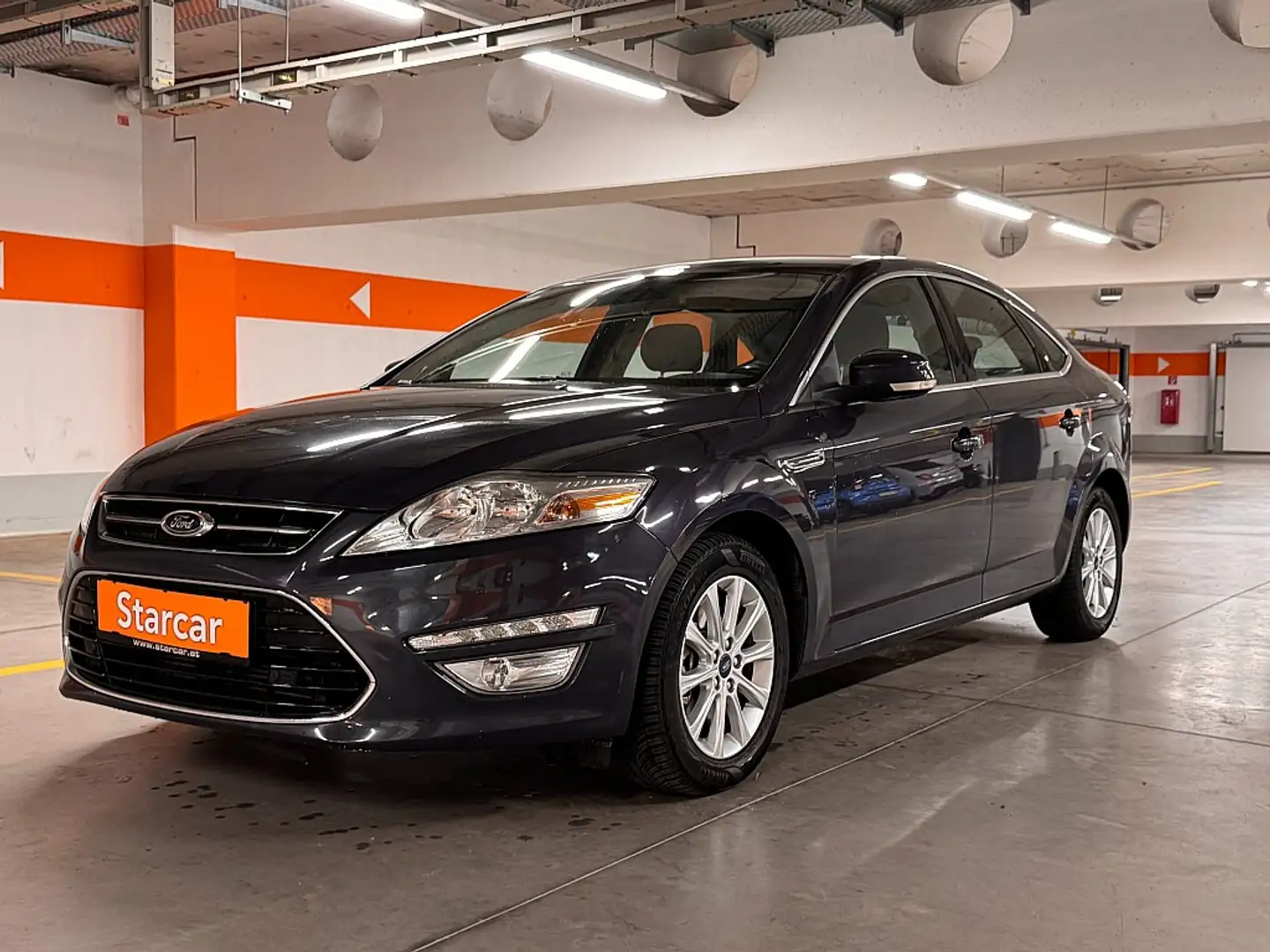 Ford Mondeo Titanium 2,0 TDCi DPF Aut. Grau - 1