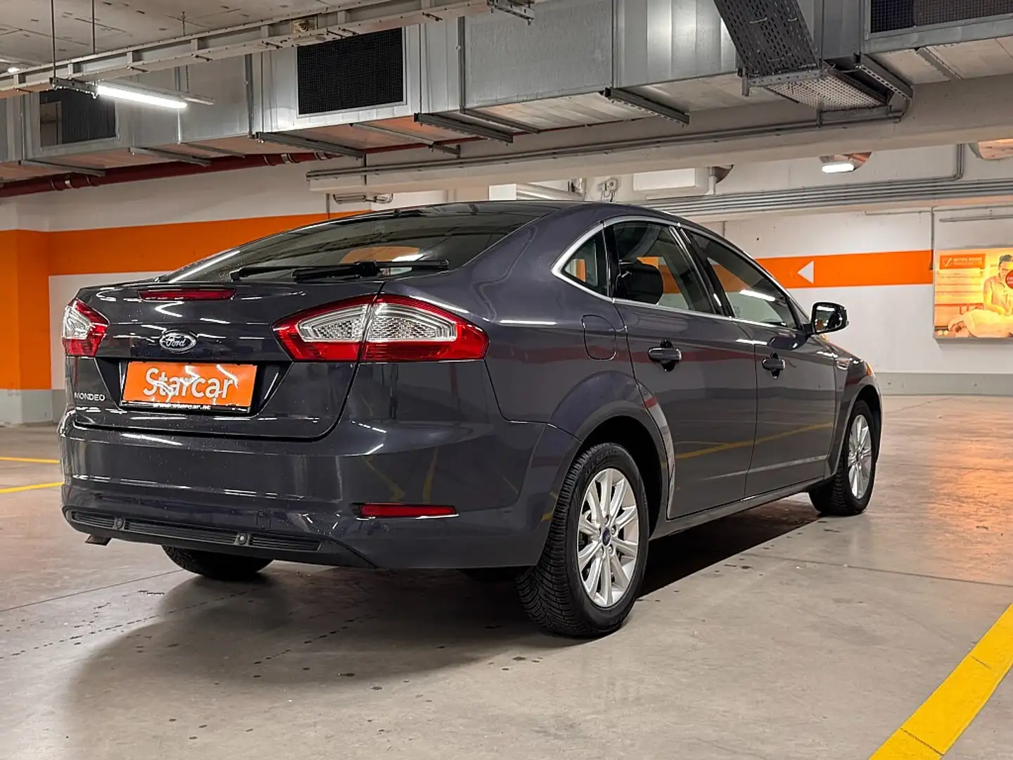 Ford Mondeo Titanium 2,0 TDCi DPF Aut. Grau - 2