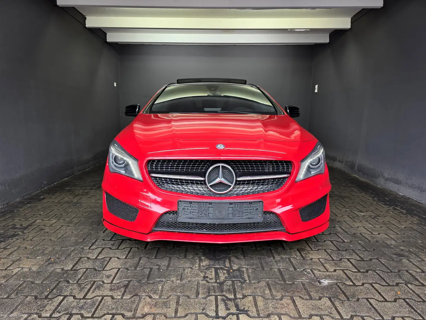 Mercedes-Benz CLA 180 , AMG LINE, PANORAMA, NAVI, LED, PDC, AUTOMATIK Rouge - 2