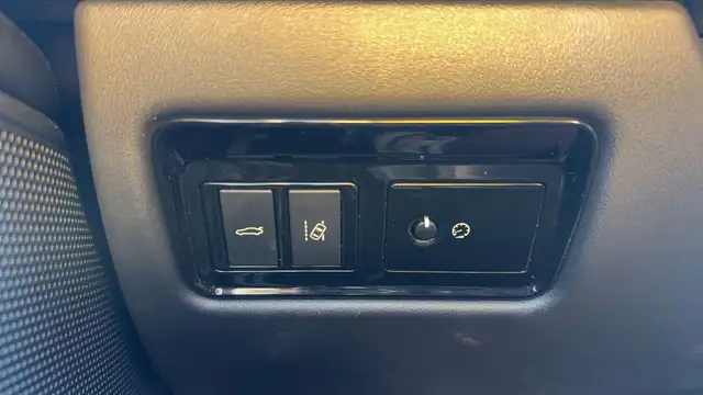Jaguar Xe view 13