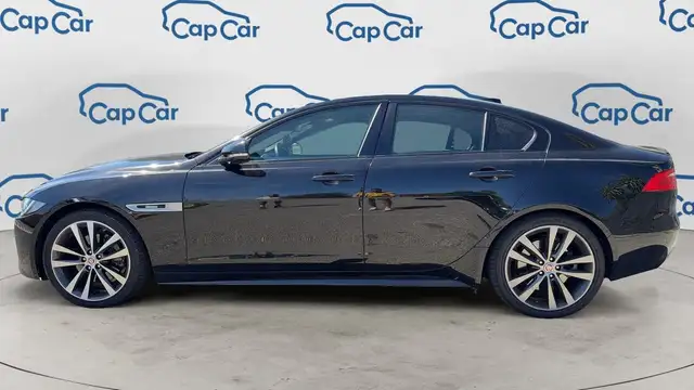 Jaguar Xe view 2