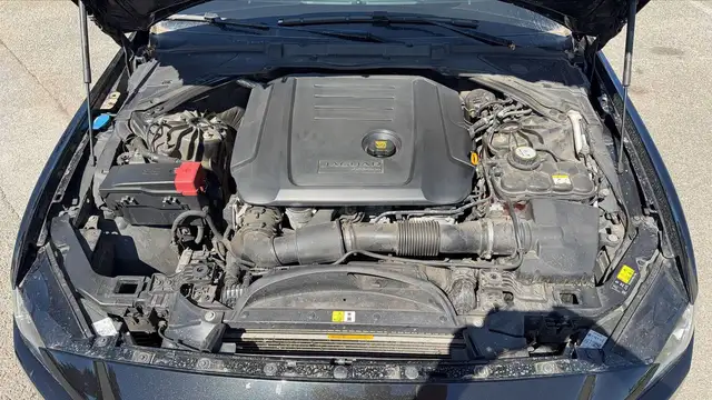 Jaguar Xe view 15