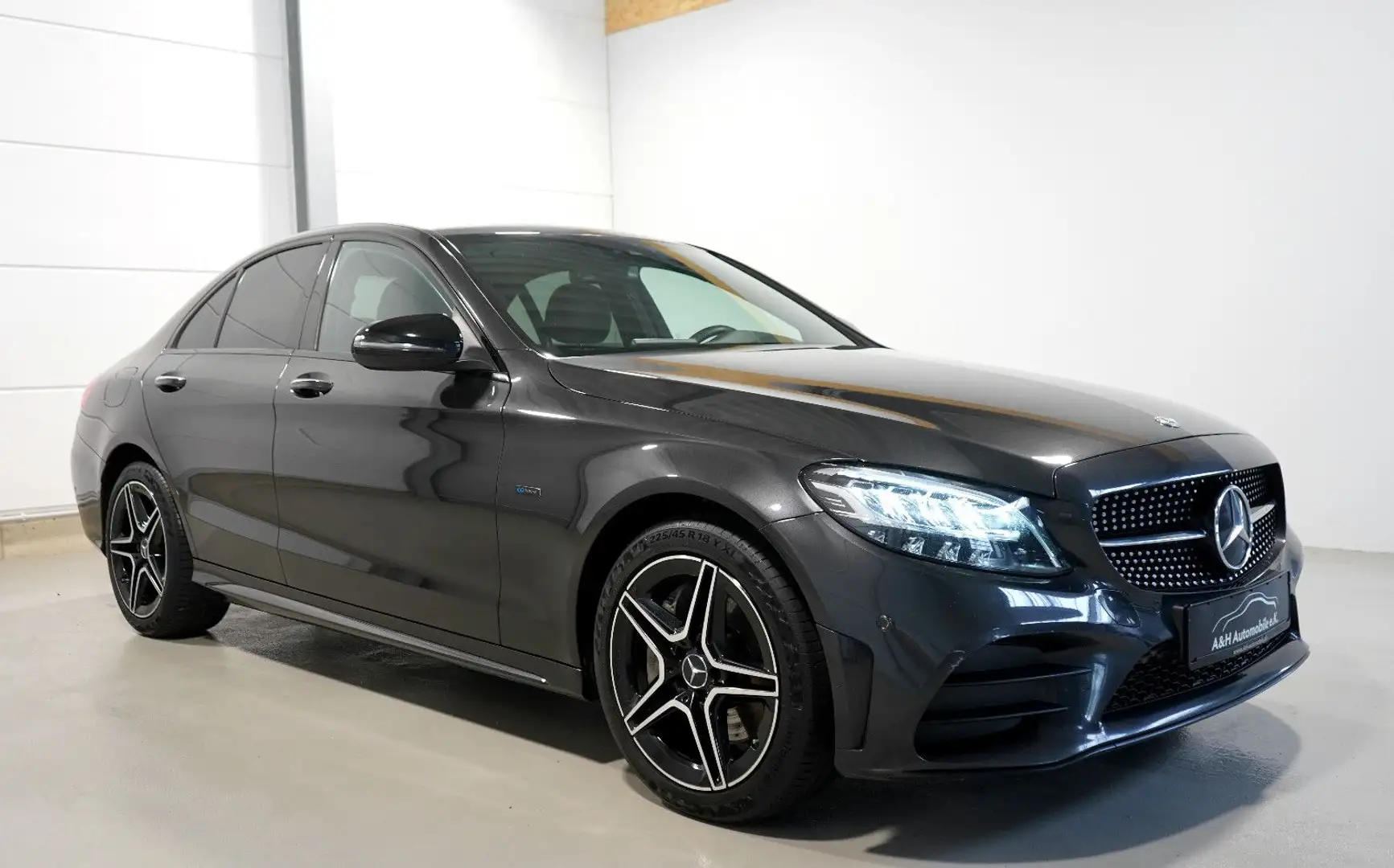 Mercedes-Benz C 300 de Lim. AMG Line *LED*KEYLESS*KAMERA* Groen - 1