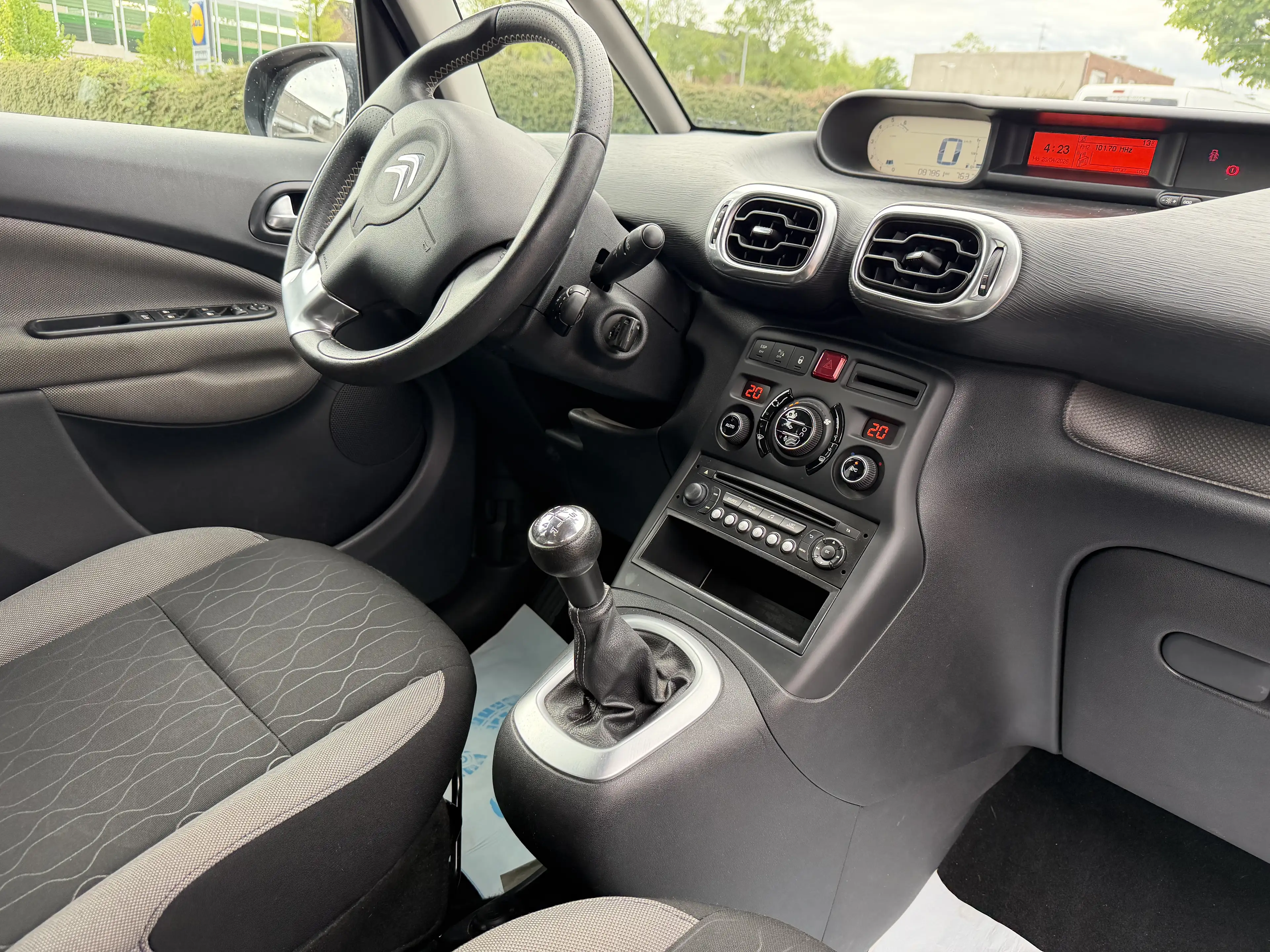 Citroen C3 Picasso Selection*TÜV NEU*GARANTIE* — photo 11