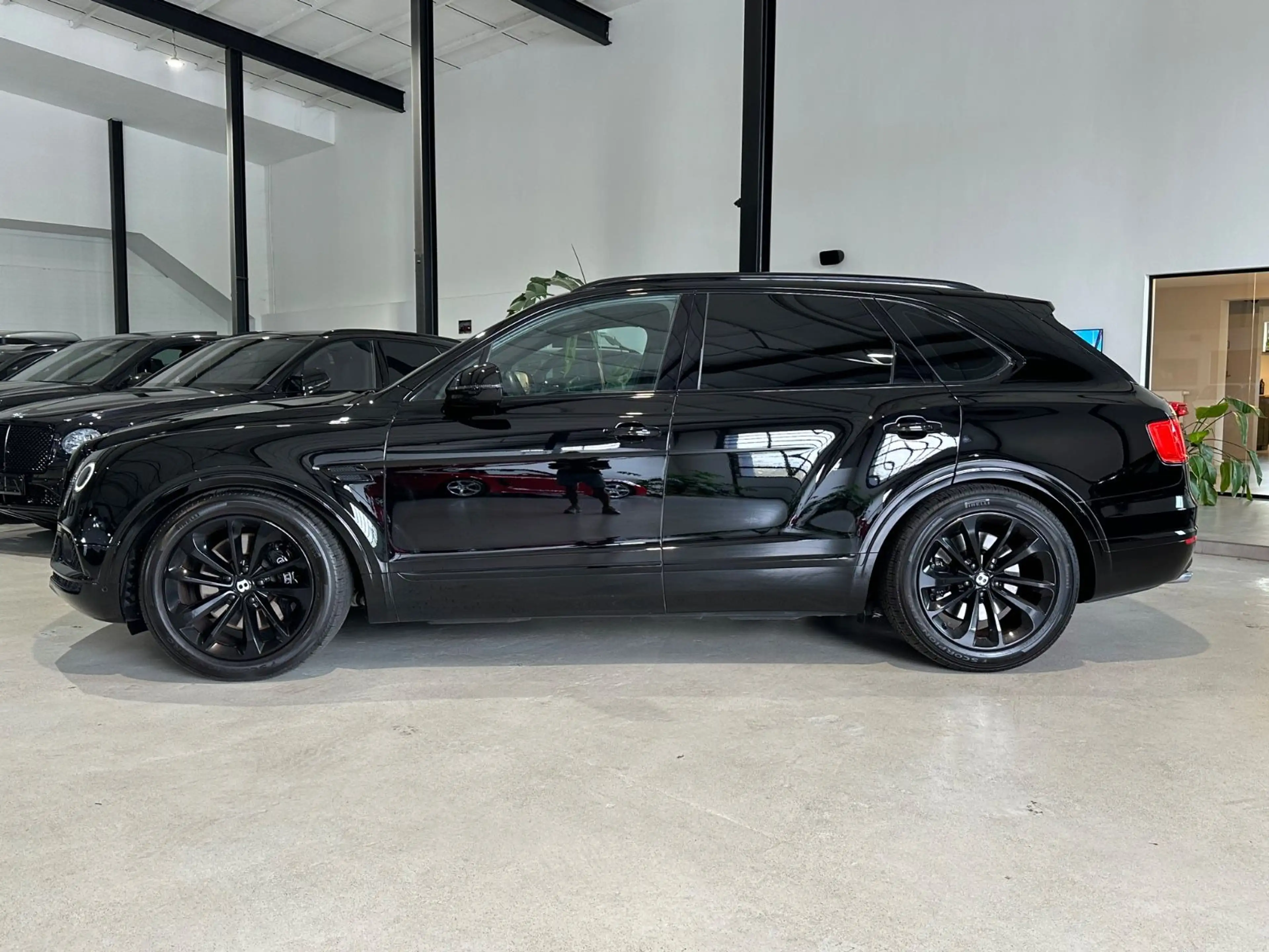 Bentley Bentayga 4.0 V8 Diesel 4WD*Blackline,Touring* — photo 6
