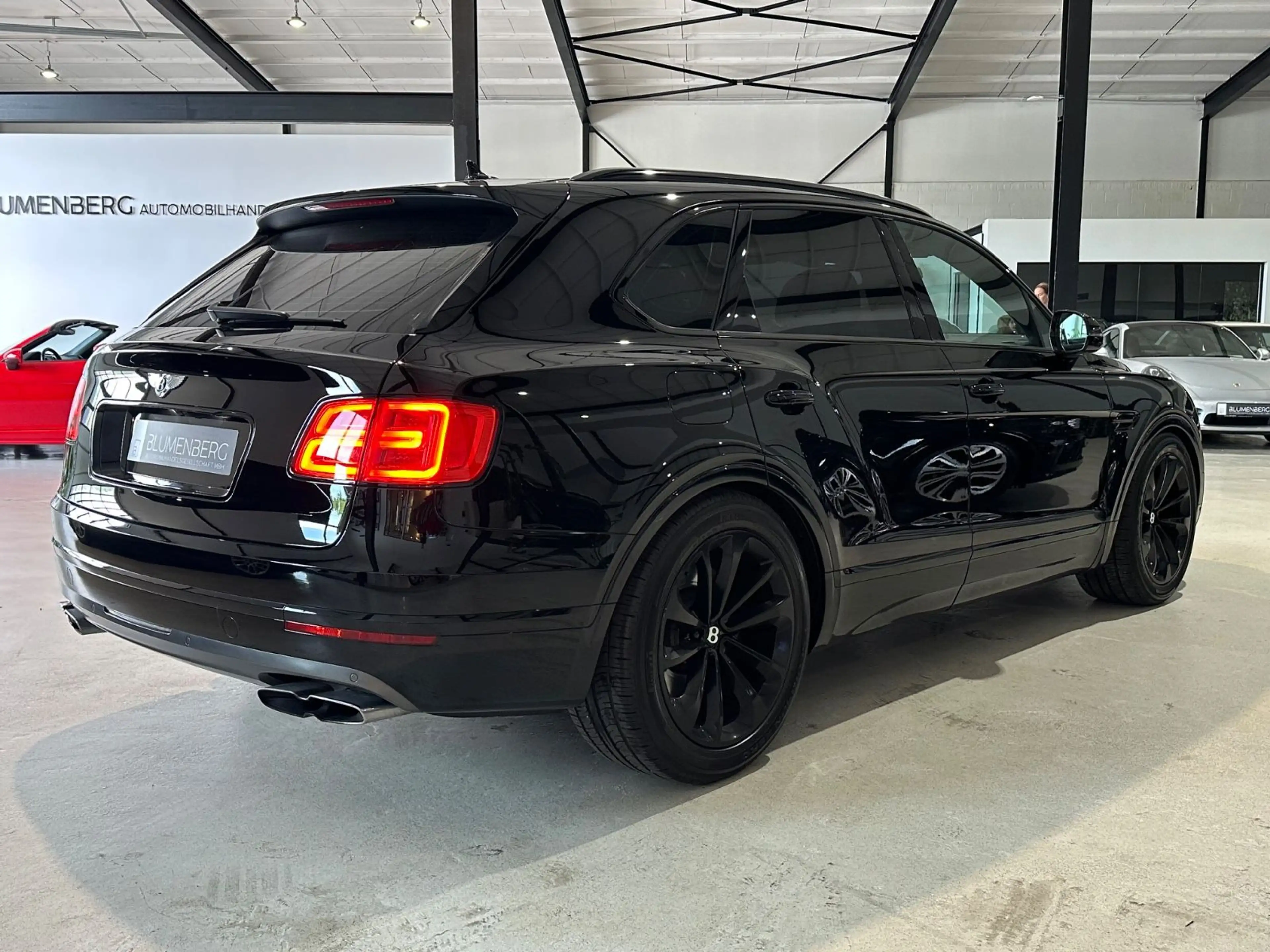 Bentley Bentayga 4.0 V8 Diesel 4WD*Blackline,Touring* — photo 3