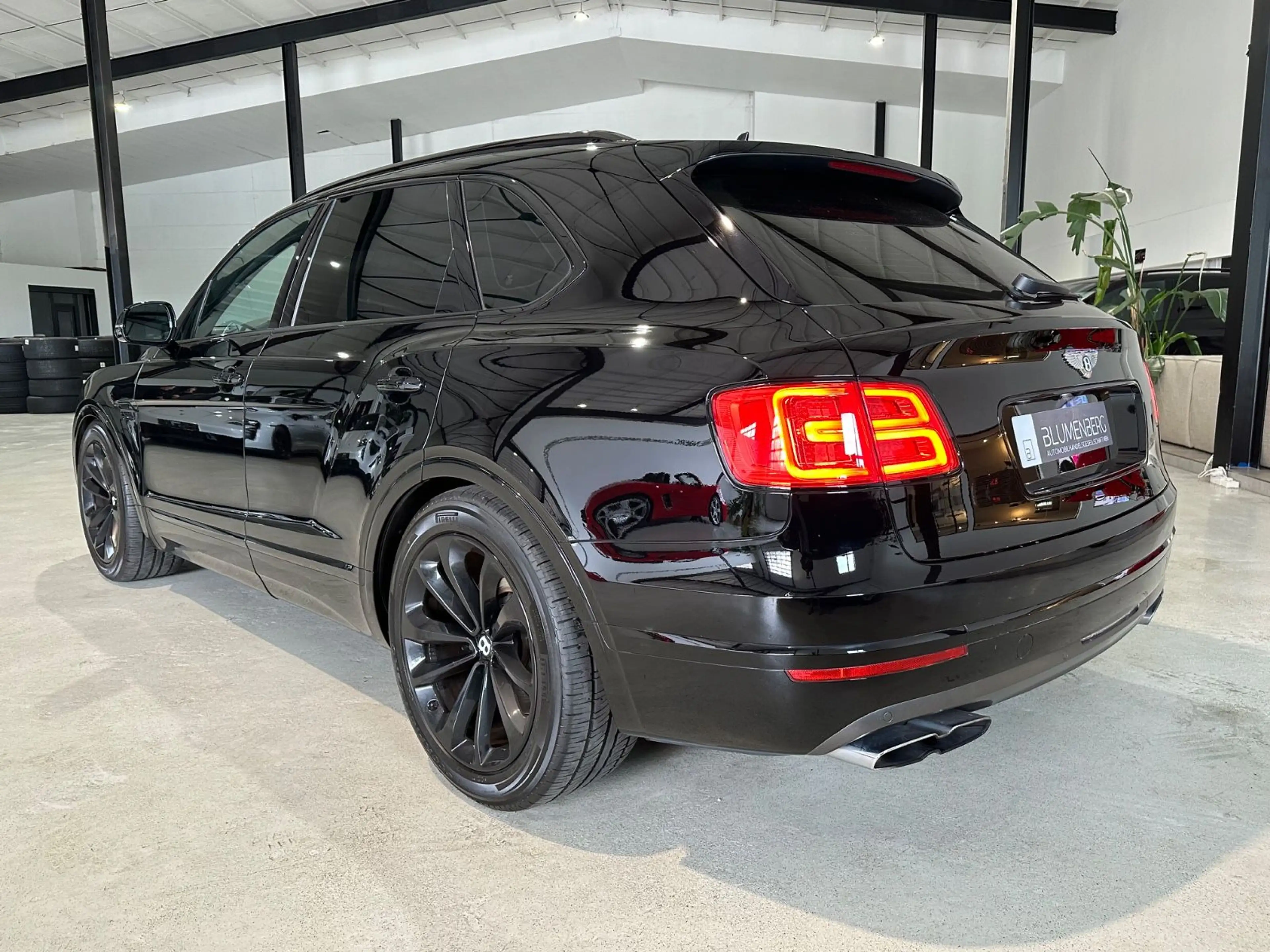 Bentley Bentayga 4.0 V8 Diesel 4WD*Blackline,Touring* — photo 4