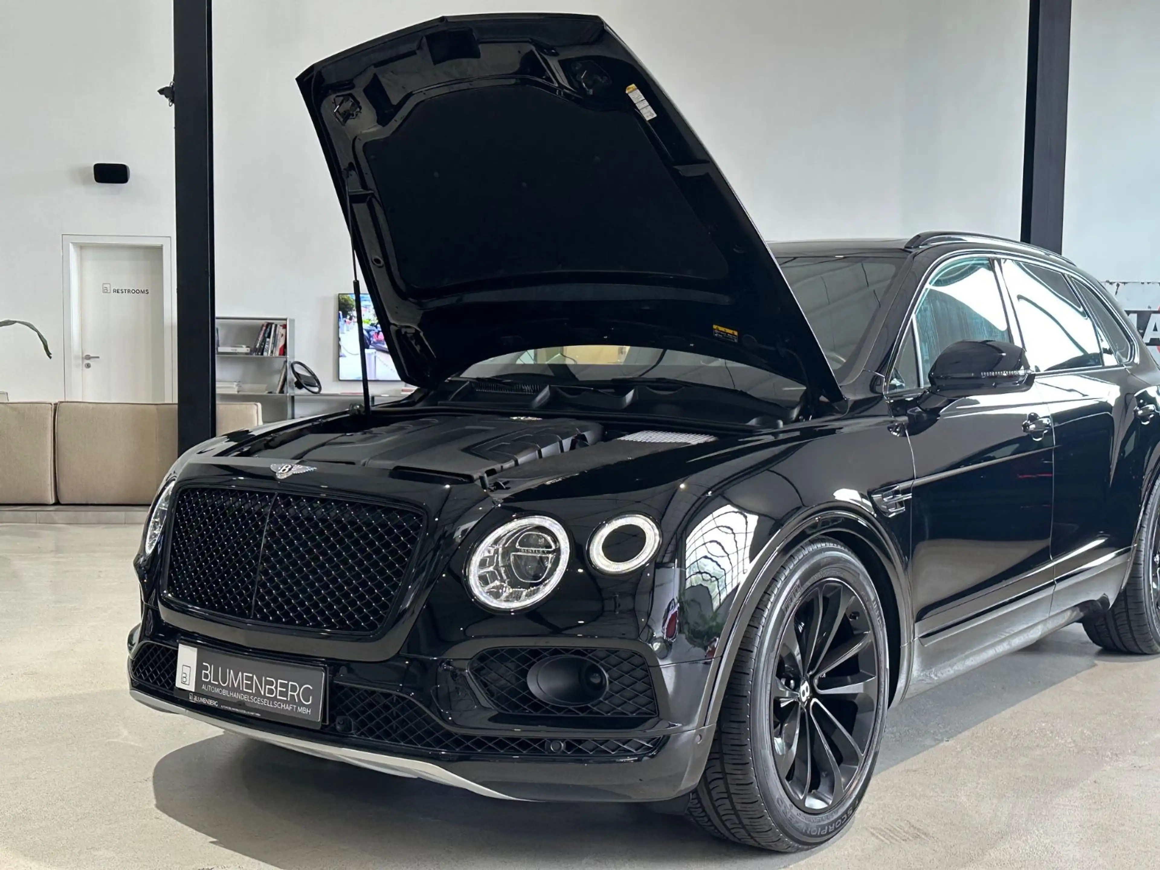 Bentley Bentayga 4.0 V8 Diesel 4WD*Blackline,Touring* — photo 11