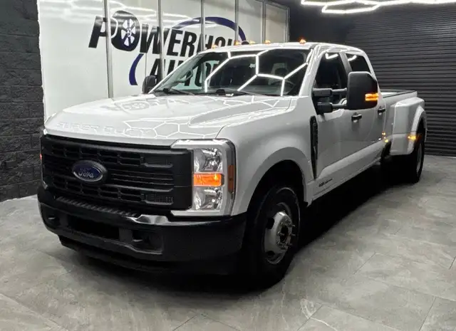 Ford F-350 F-350 Super Duty XL 4x2 4dr Crew Cab 8 ft. LB DRW Pickup