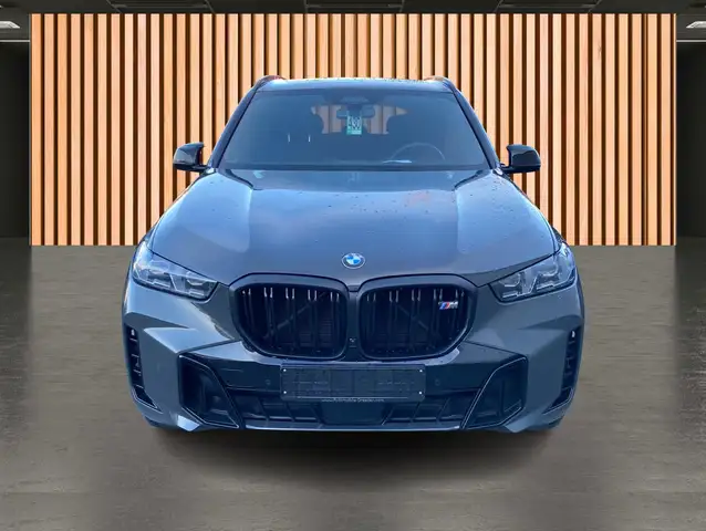 BMW X5 M view 14